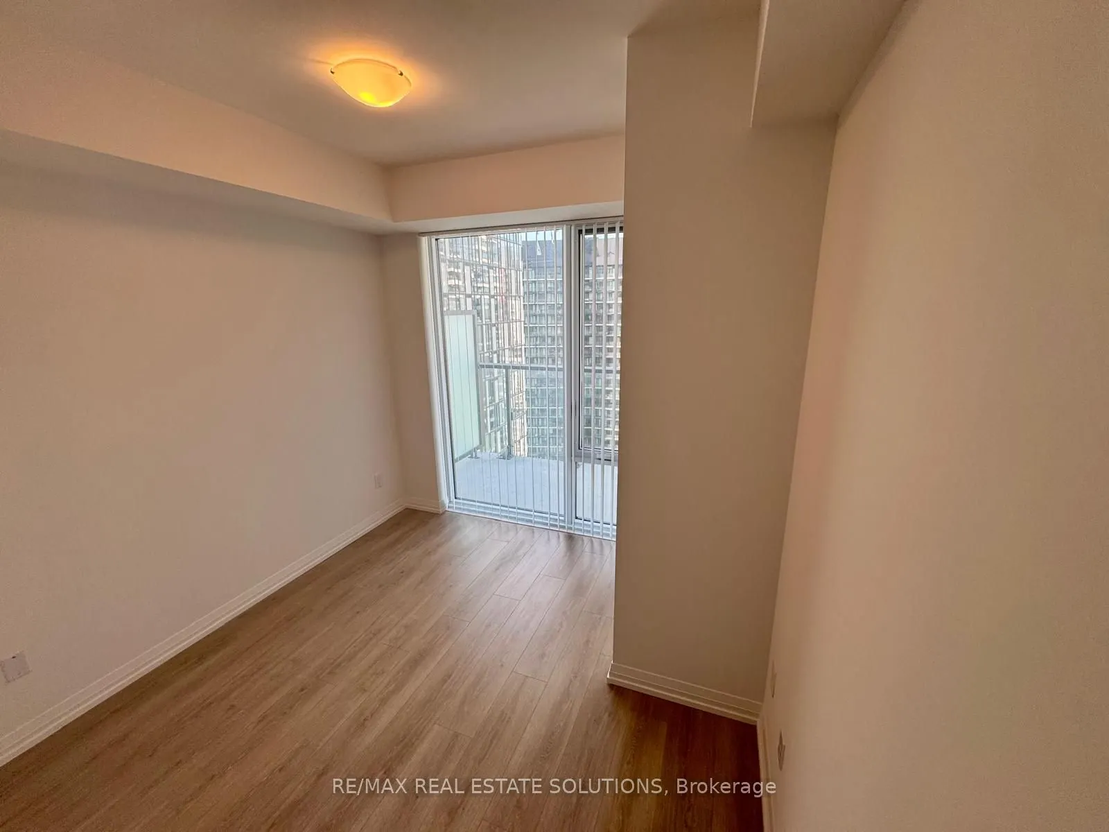 28 Widmer Street, #3726