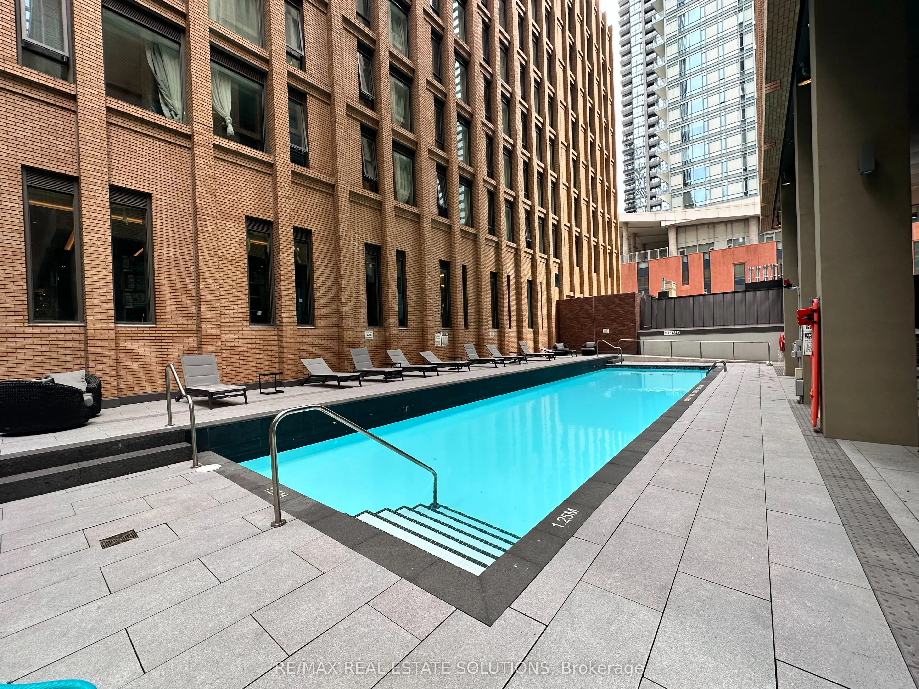 28 Widmer Street, #3726