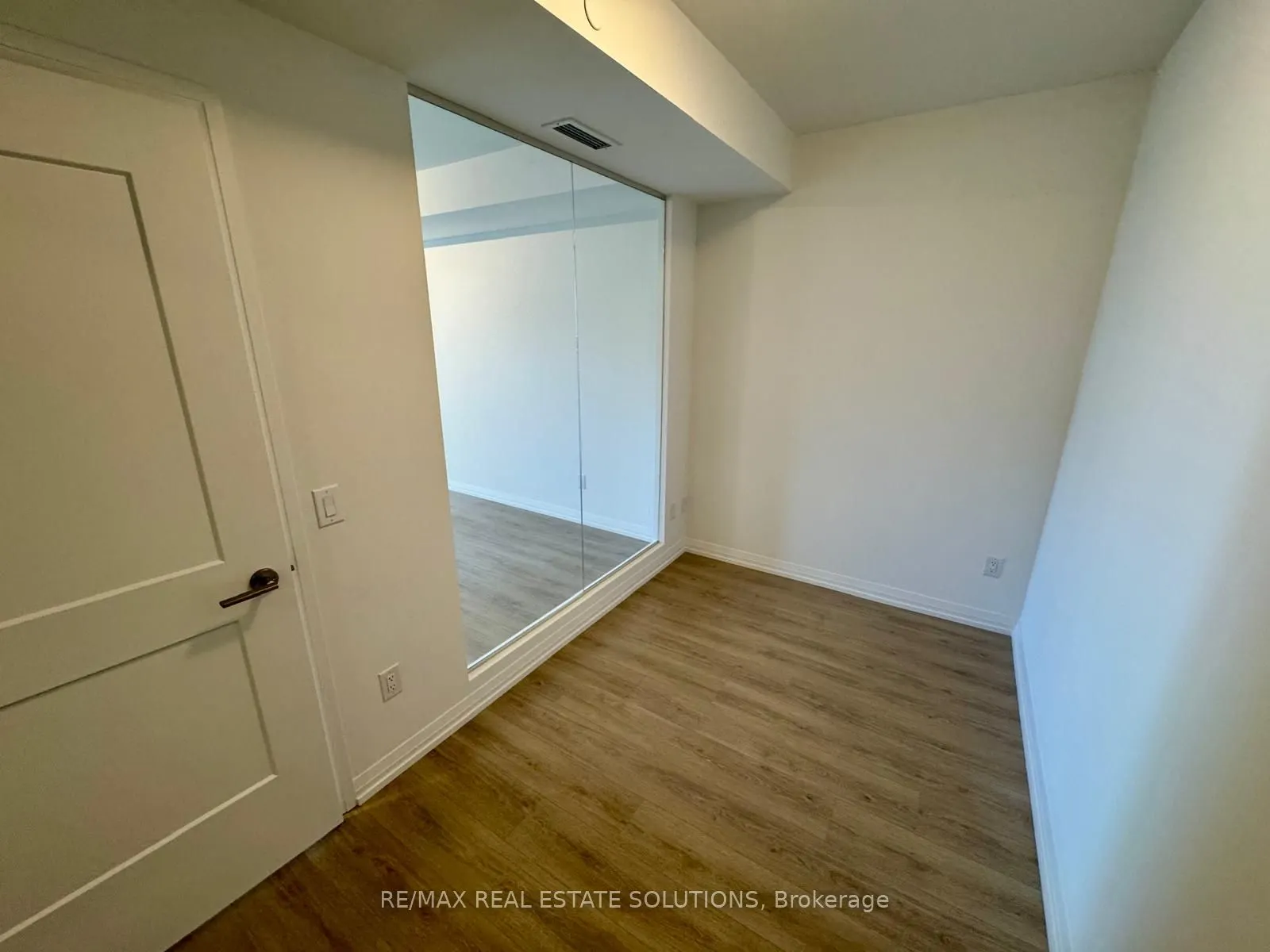 28 Widmer Street, #3726