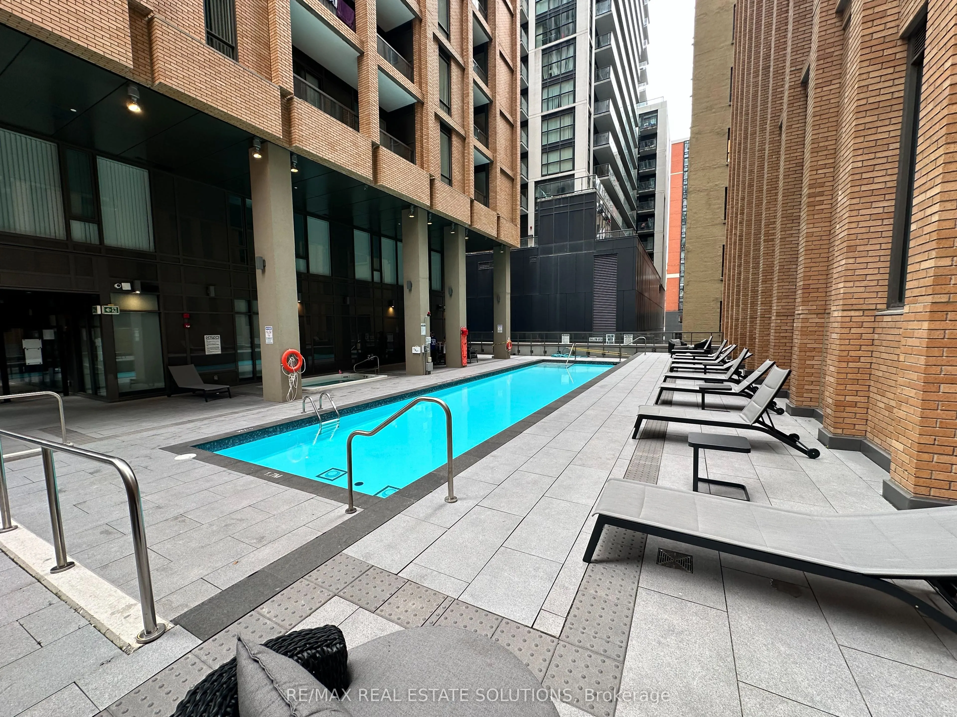 28 Widmer Street, #3726