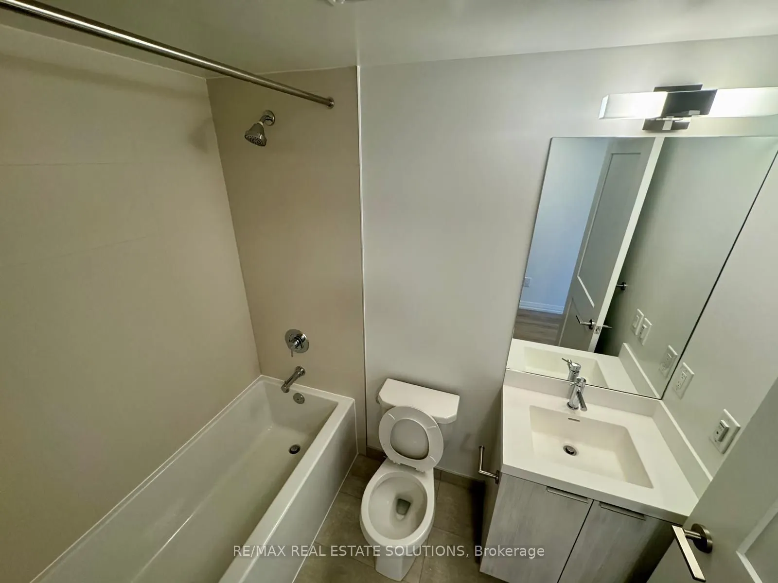 28 Widmer Street, #3726