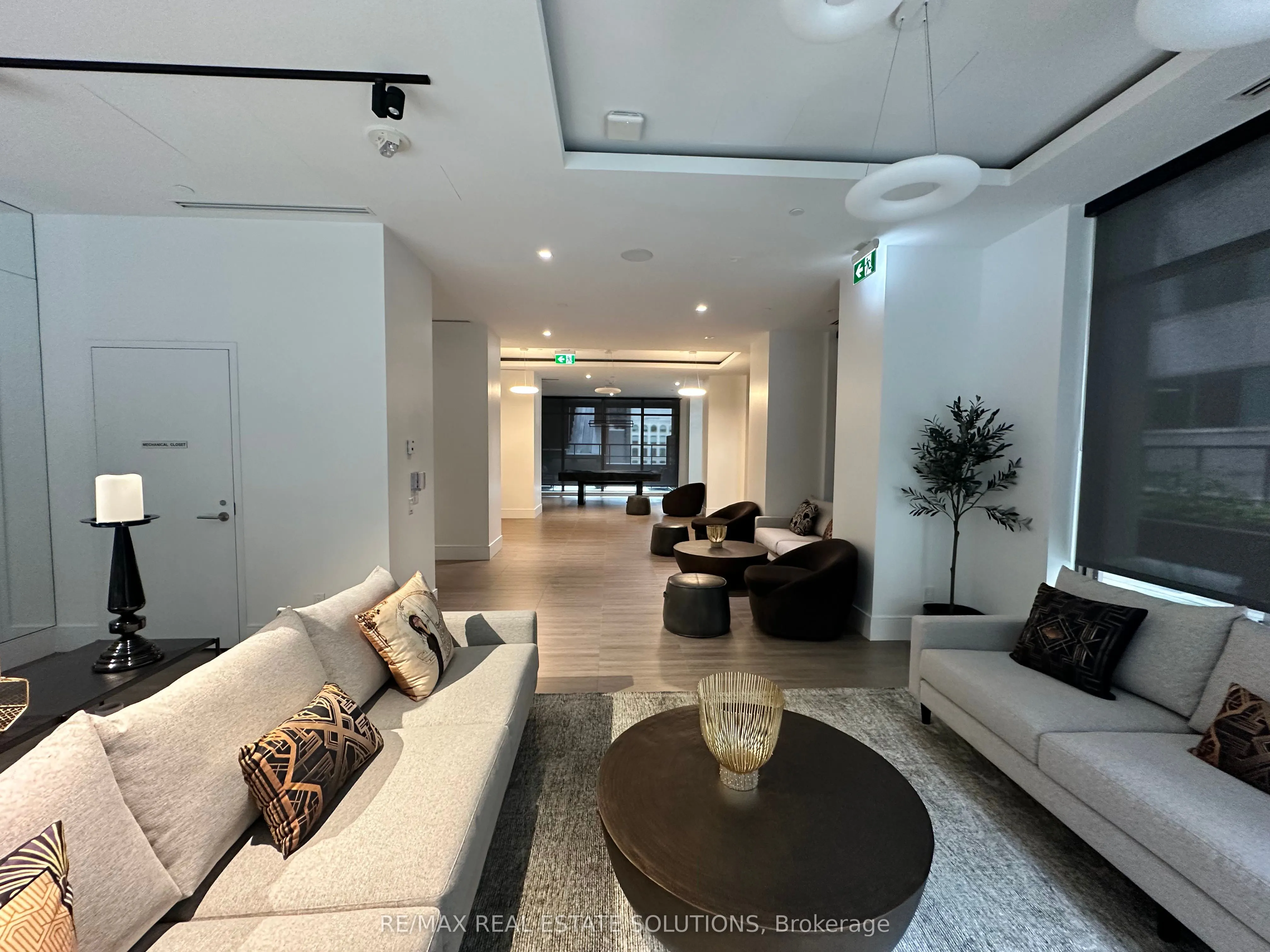 28 Widmer Street, #3726