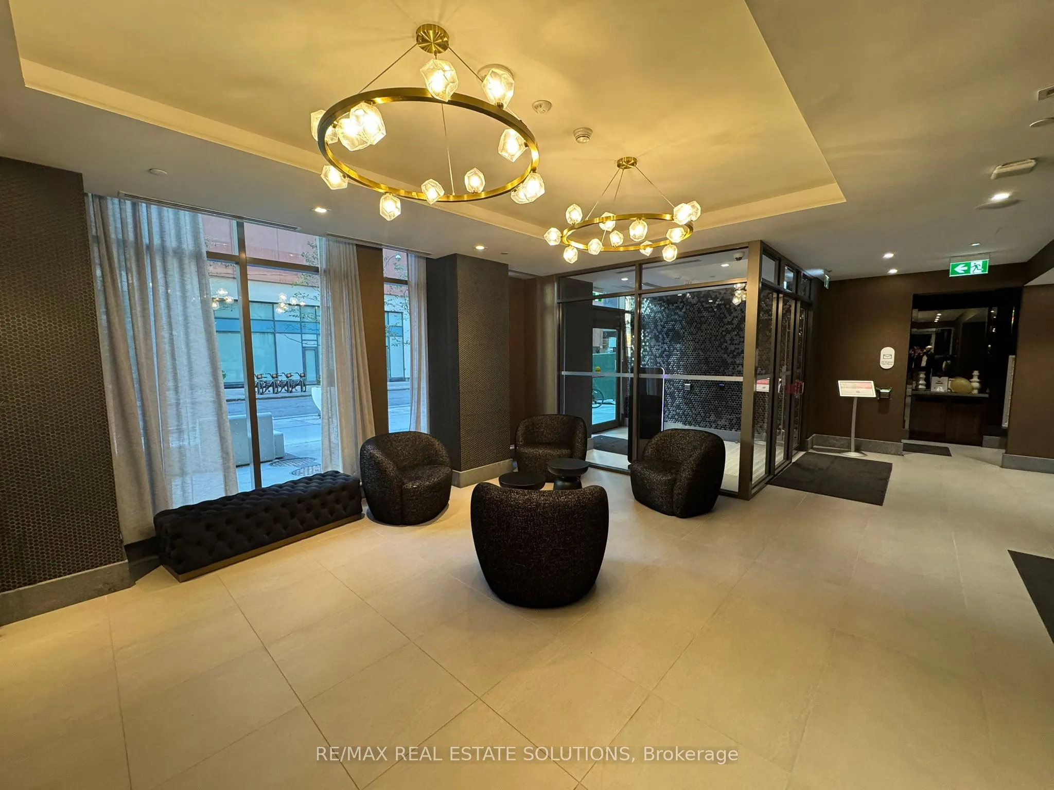 28 Widmer Street, #3726