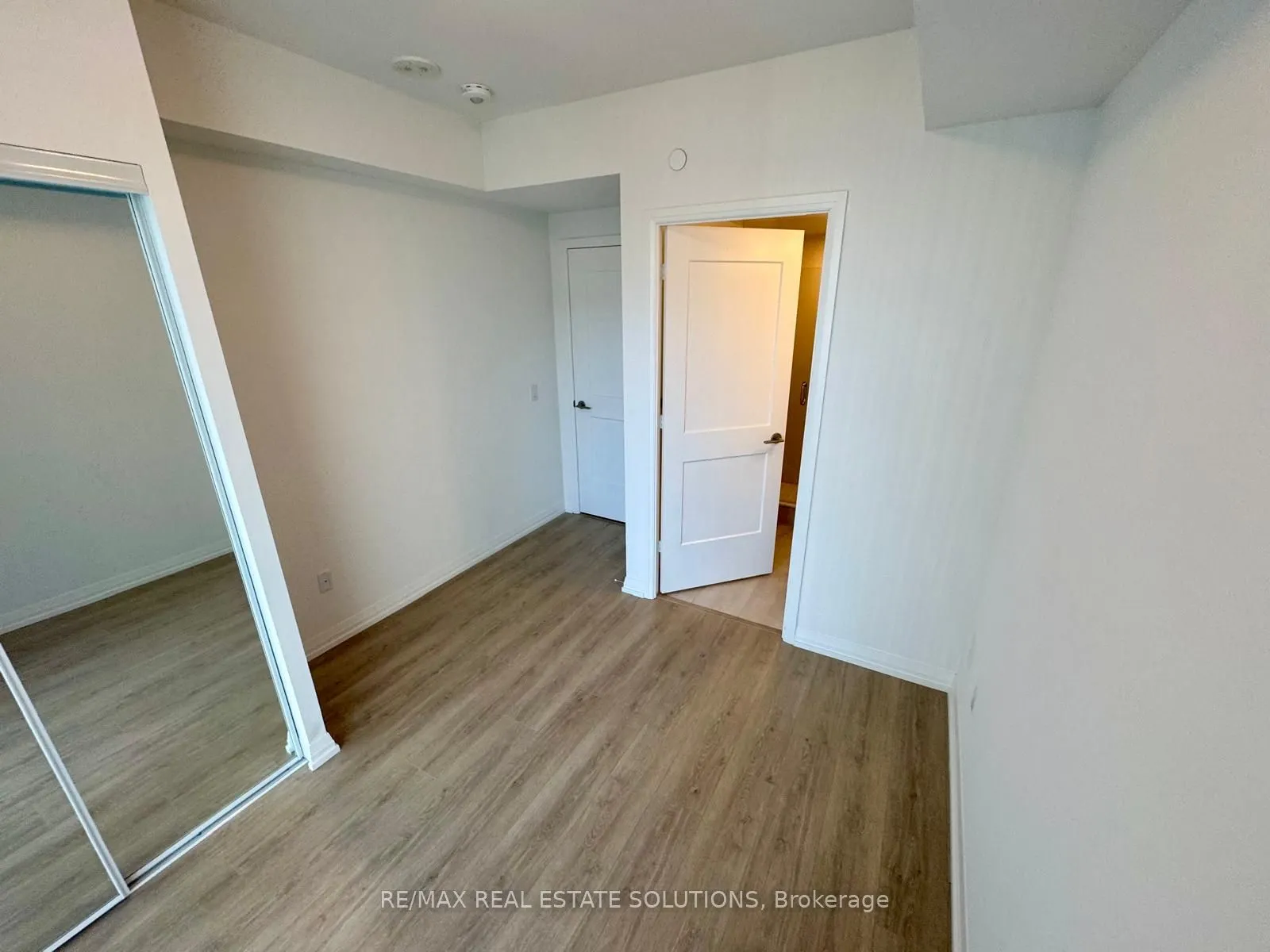 28 Widmer Street, #3726