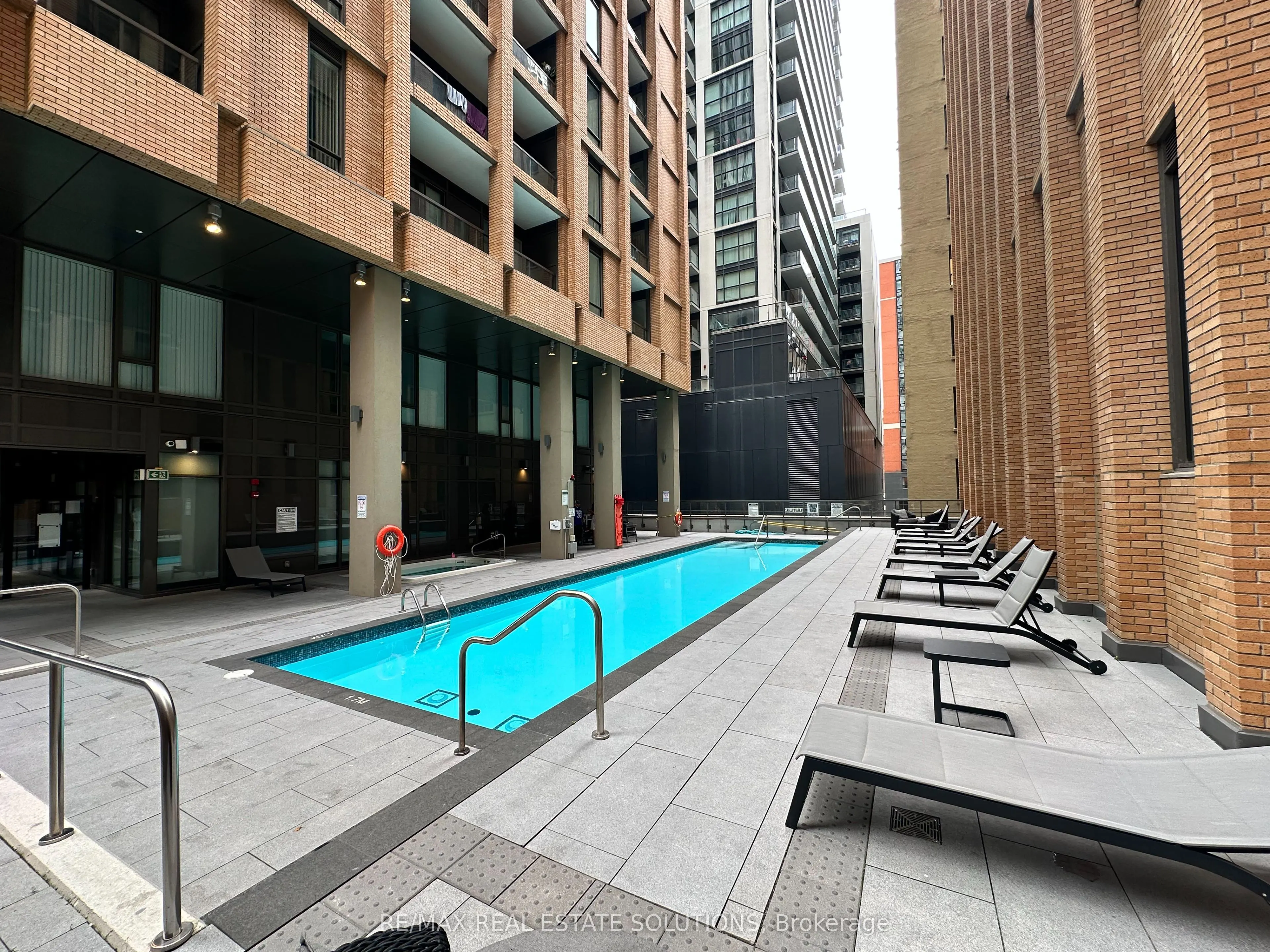 28 Widmer Street, #3726