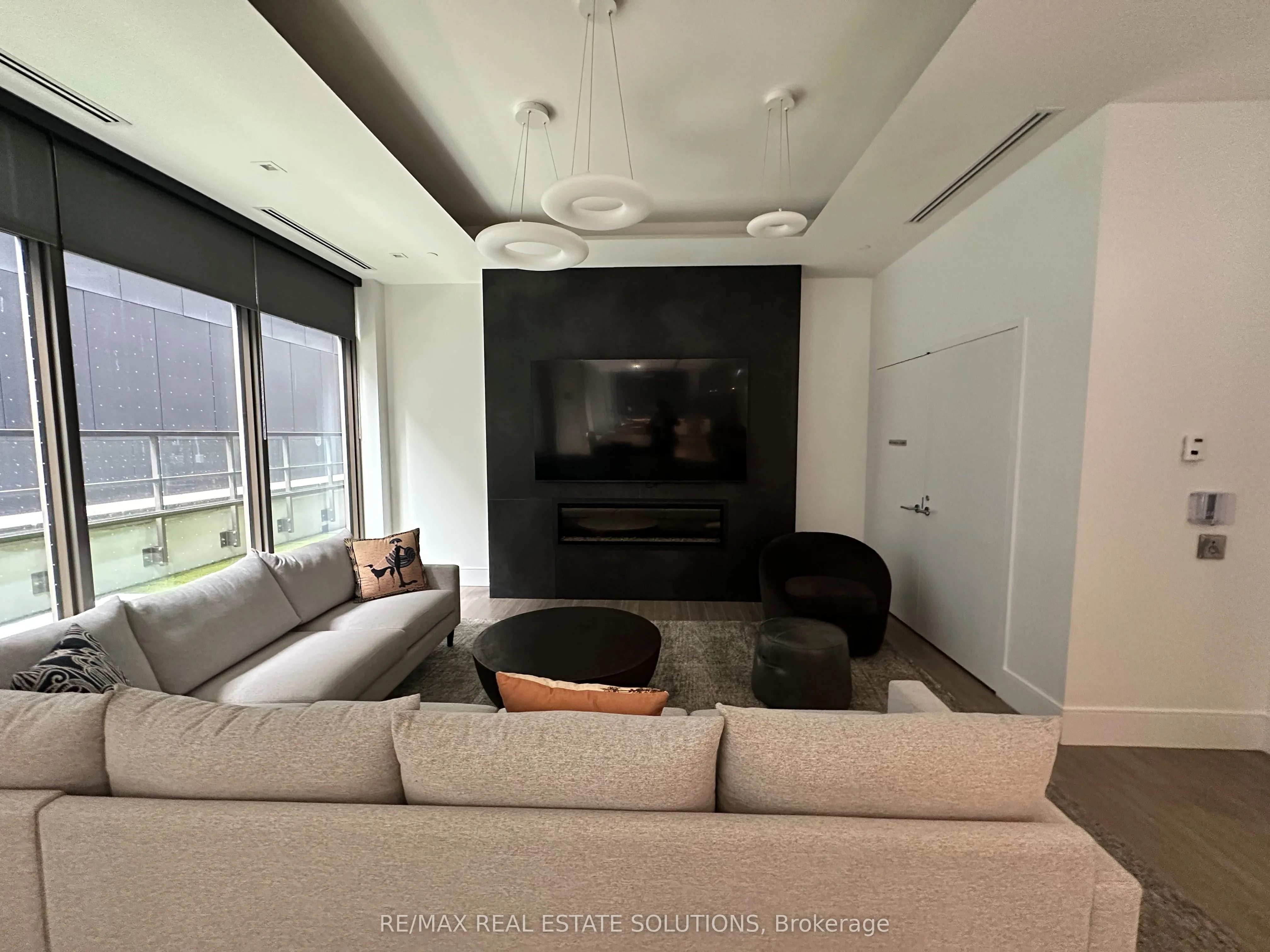 28 Widmer Street, #3726