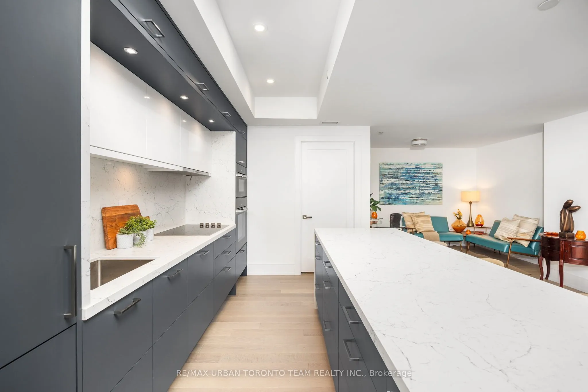 155 Merchants' Wharf, #415