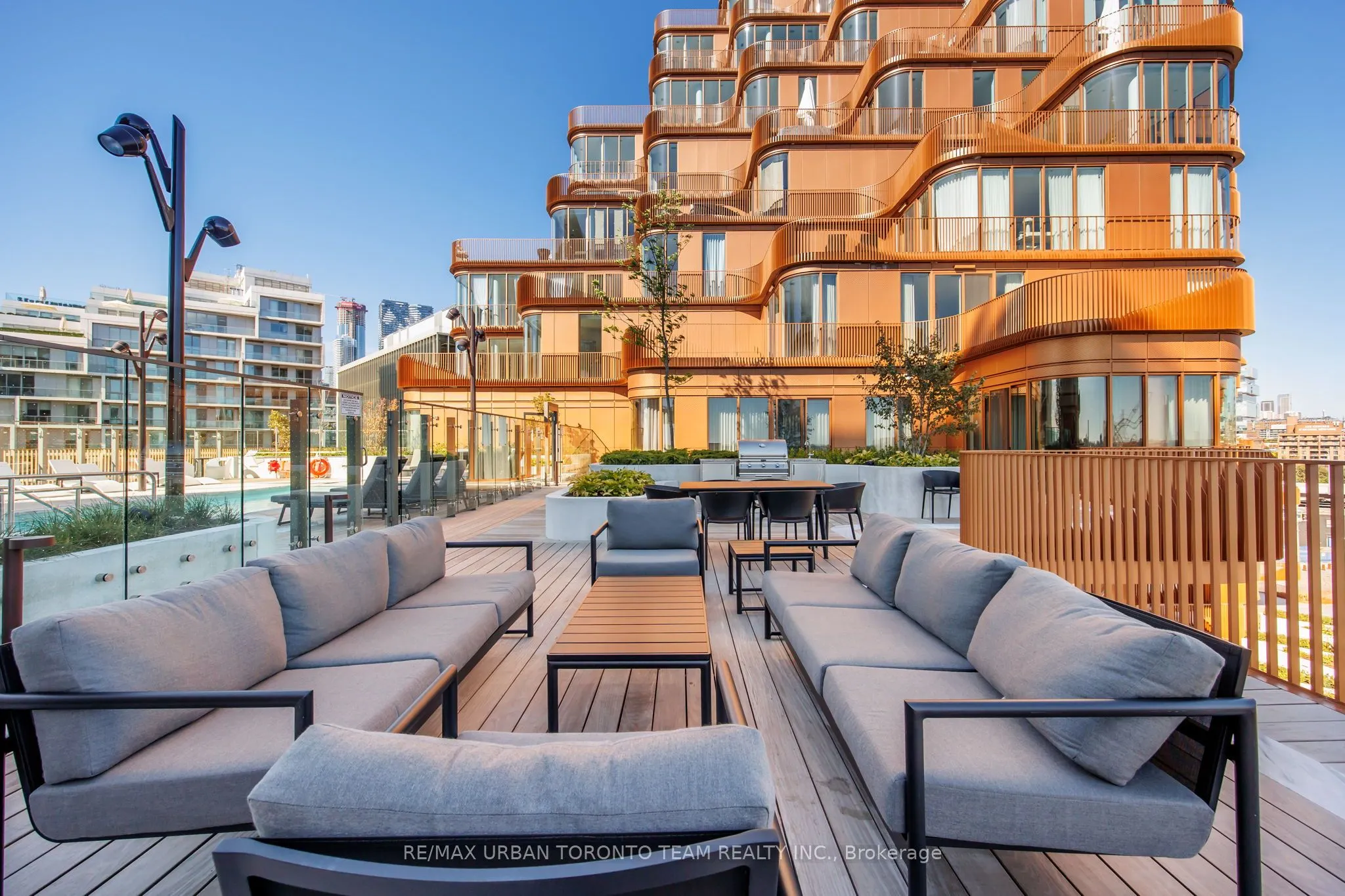 155 Merchants' Wharf, #415