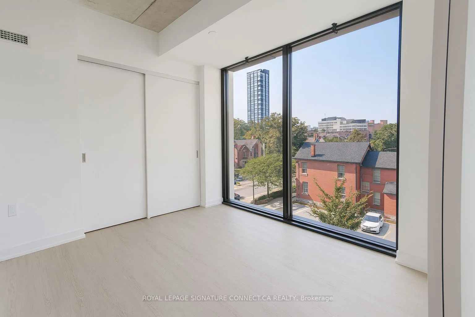 195 McCaul Street, #306