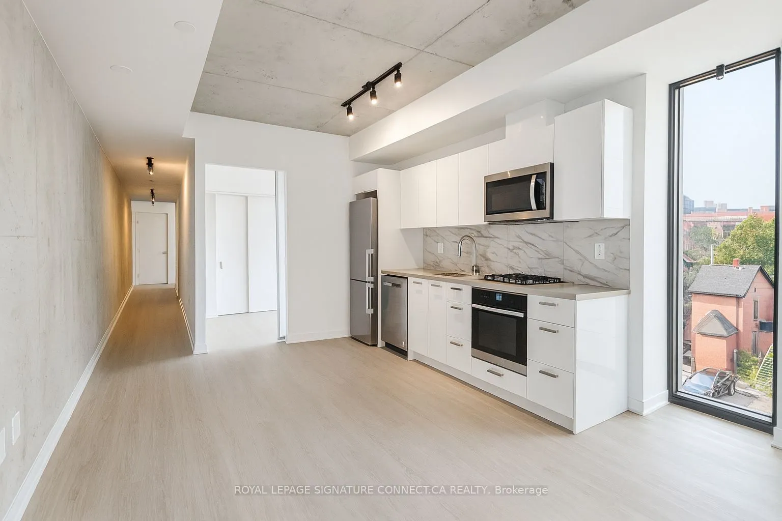 195 McCaul Street, #306