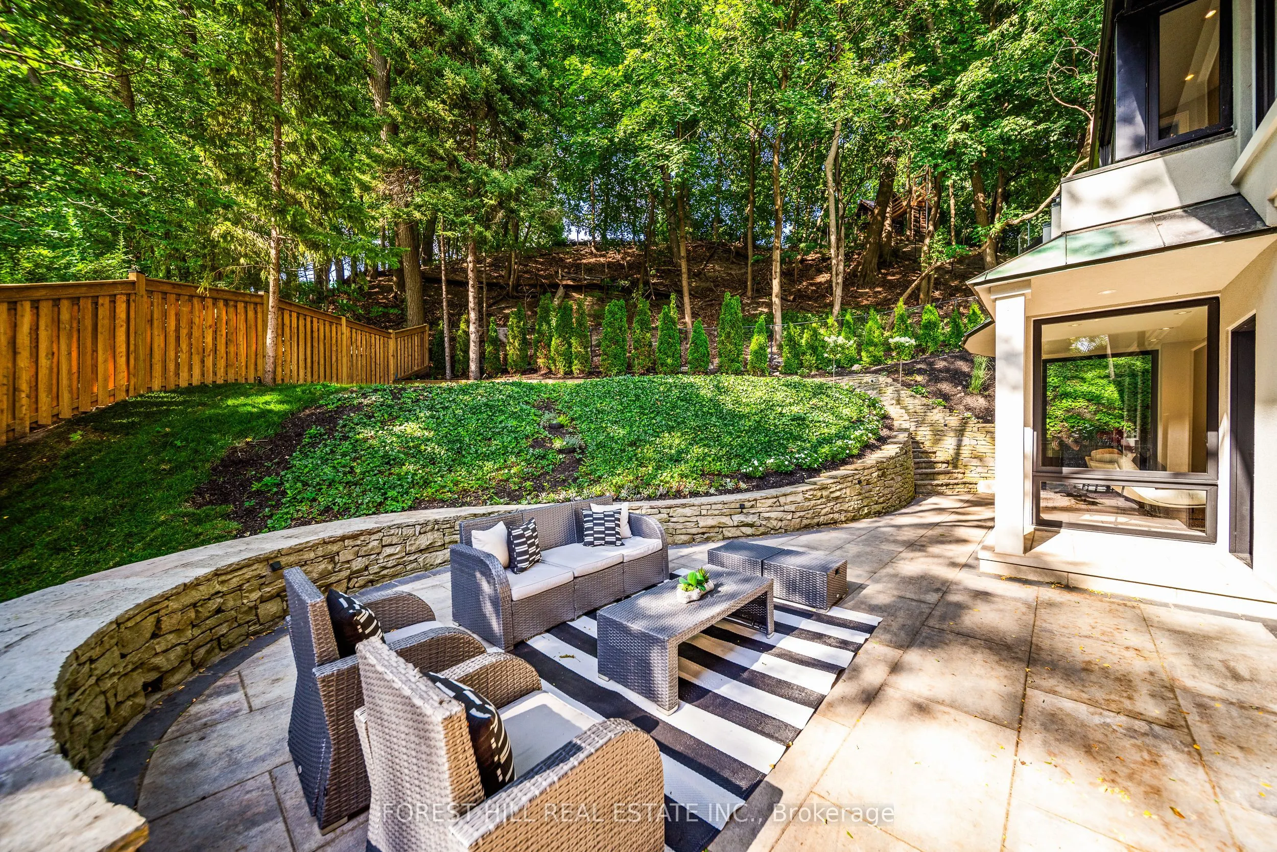 52 Roxborough Drive