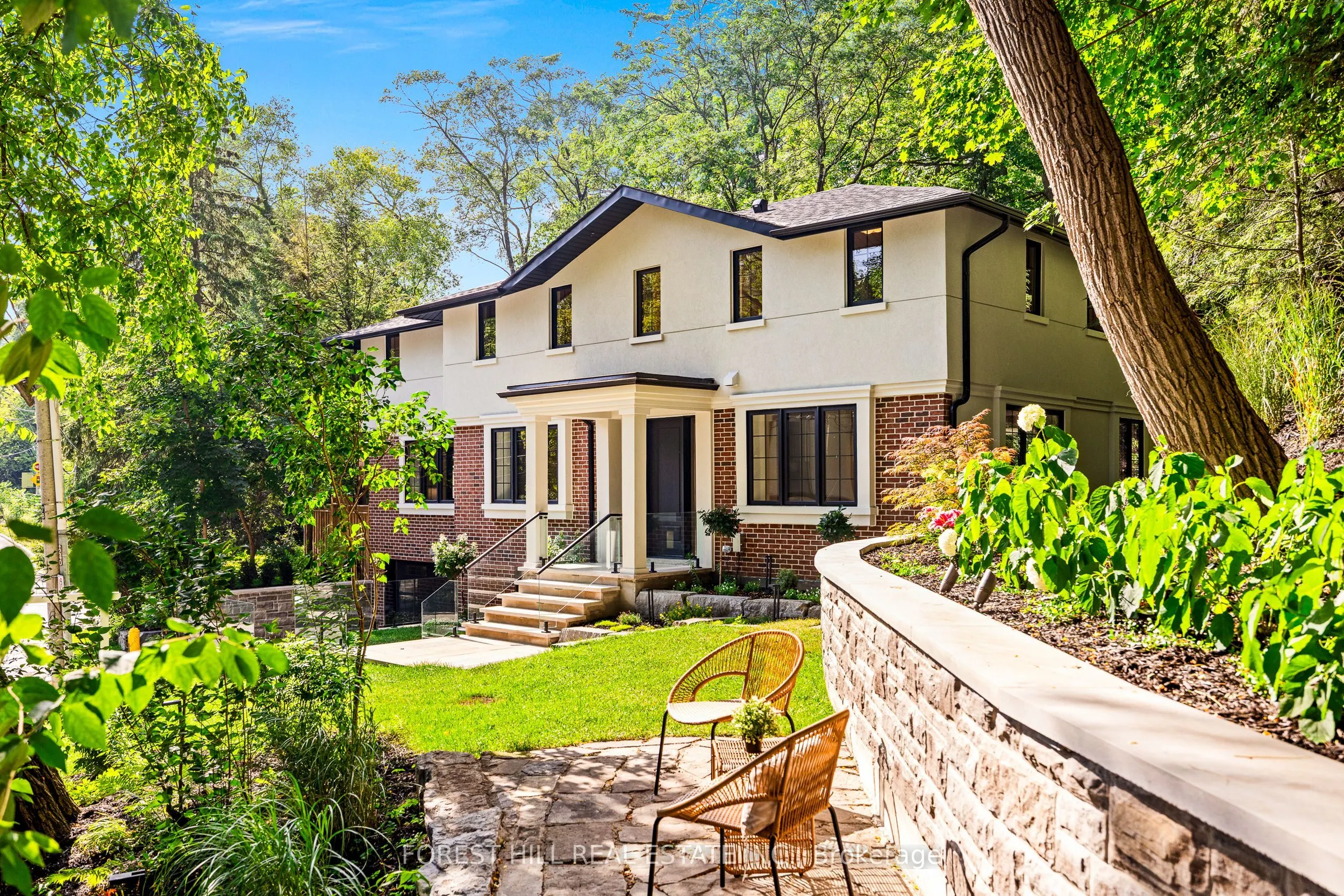 52 Roxborough Drive