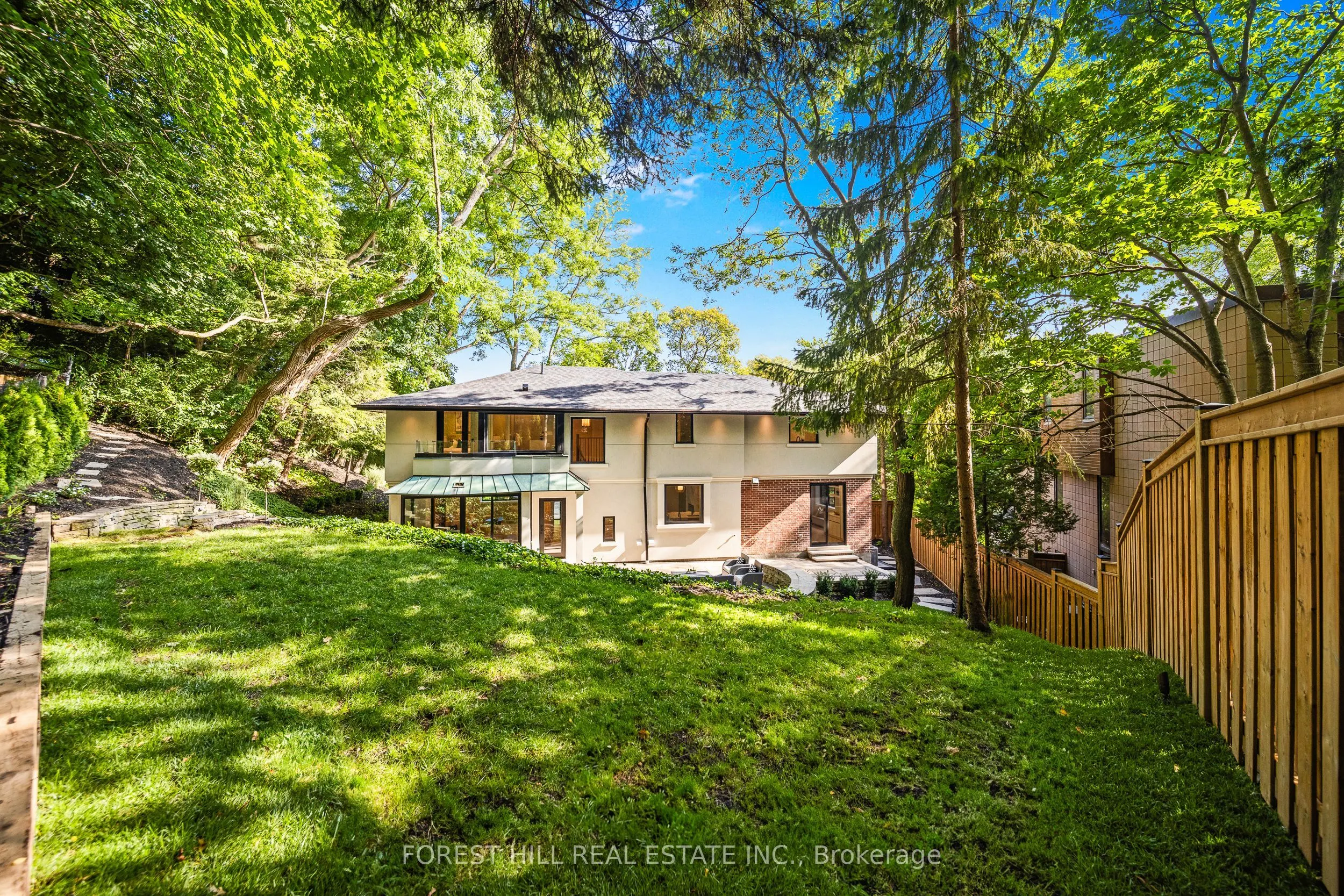 52 Roxborough Drive