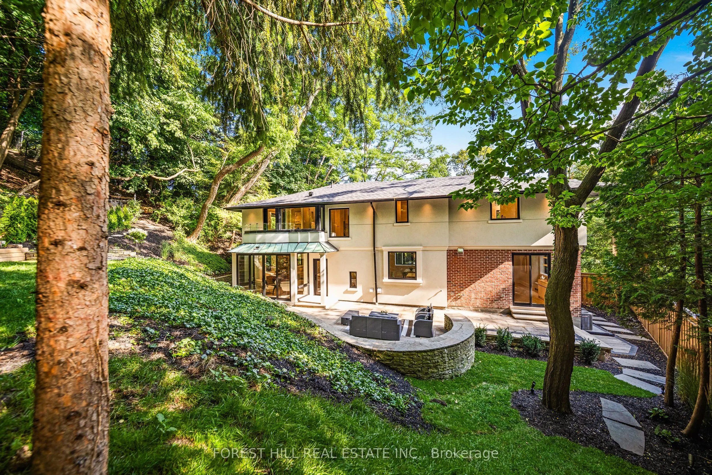 52 Roxborough Drive