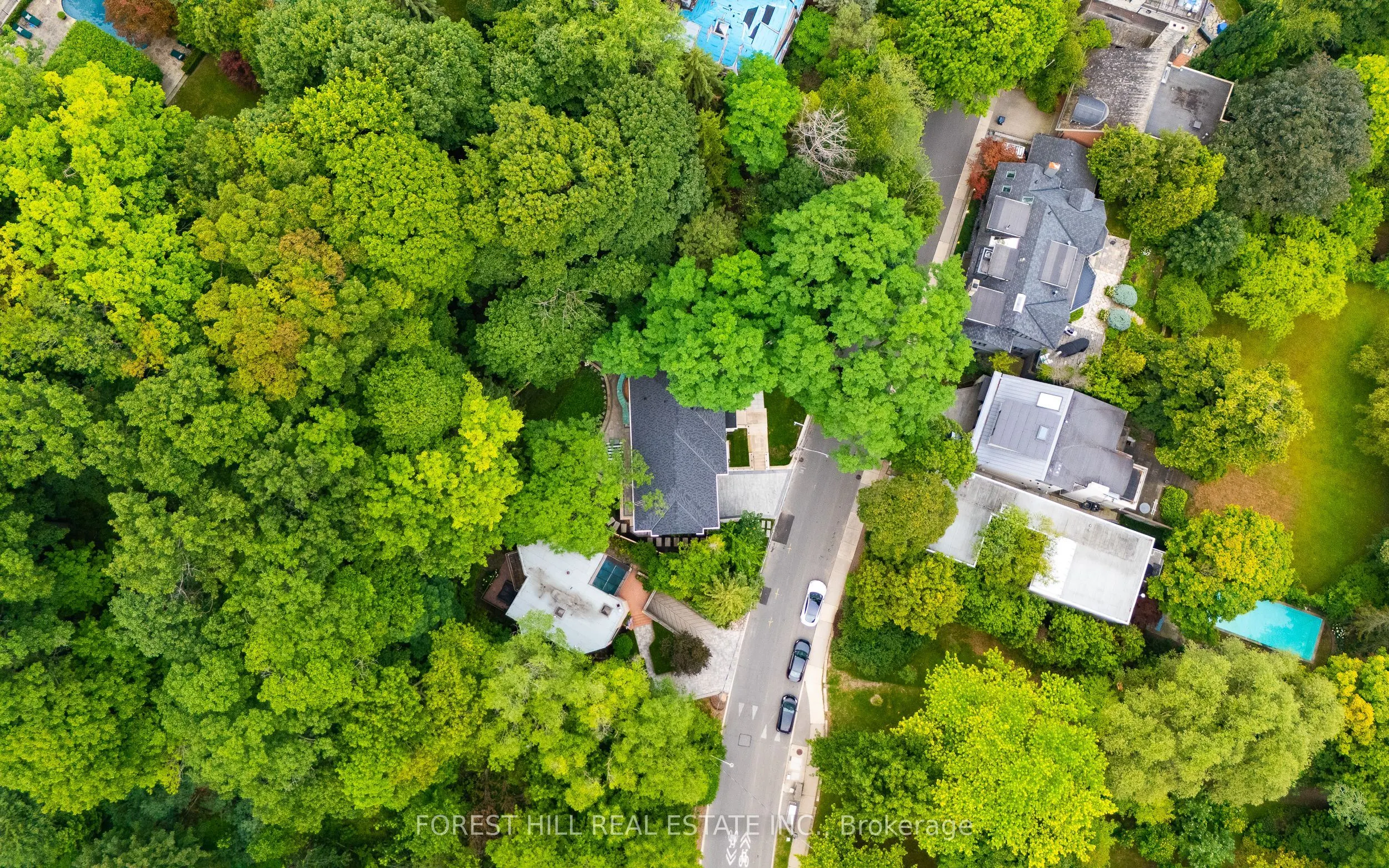 52 Roxborough Drive