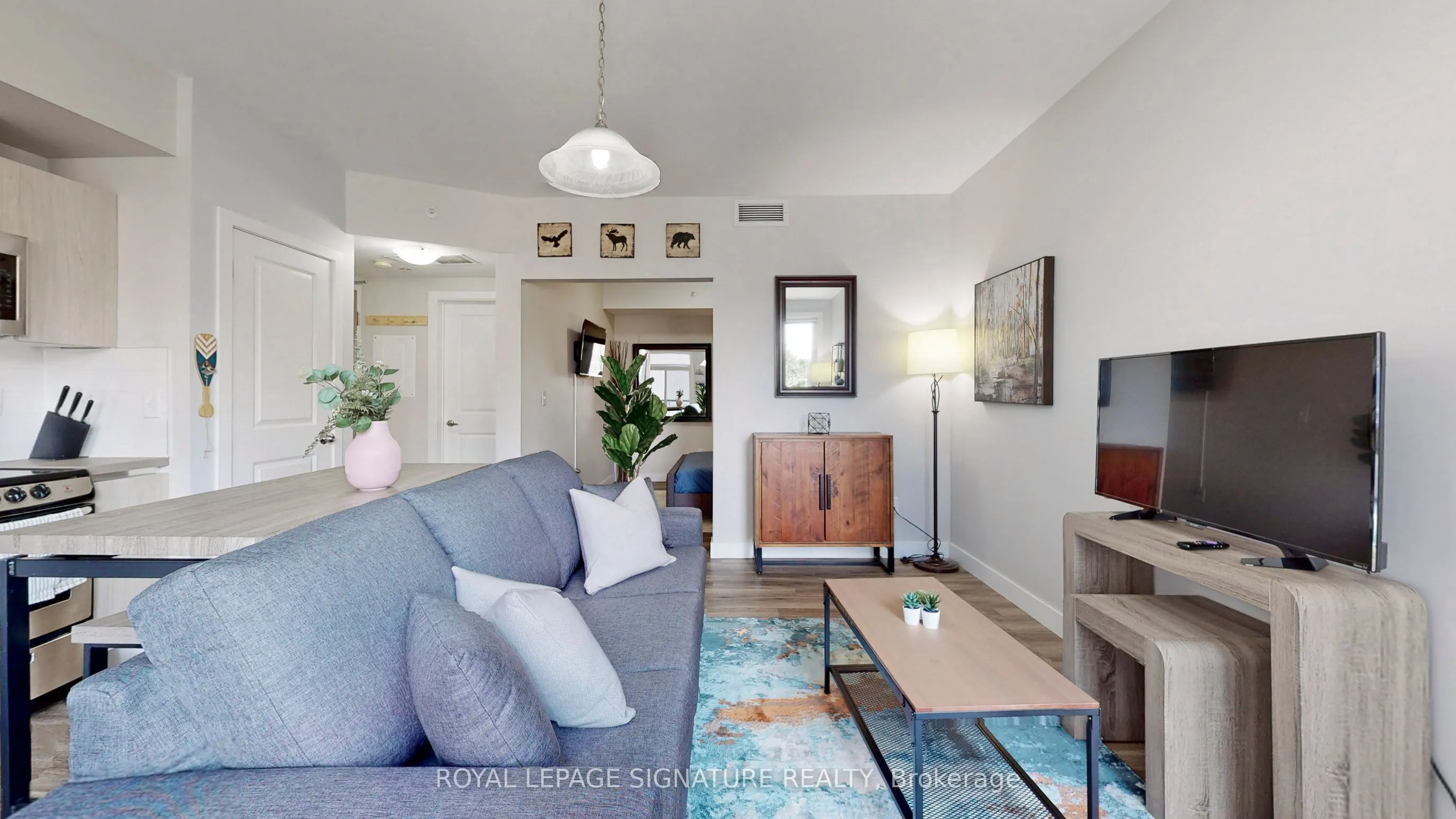 335 College Street, #204