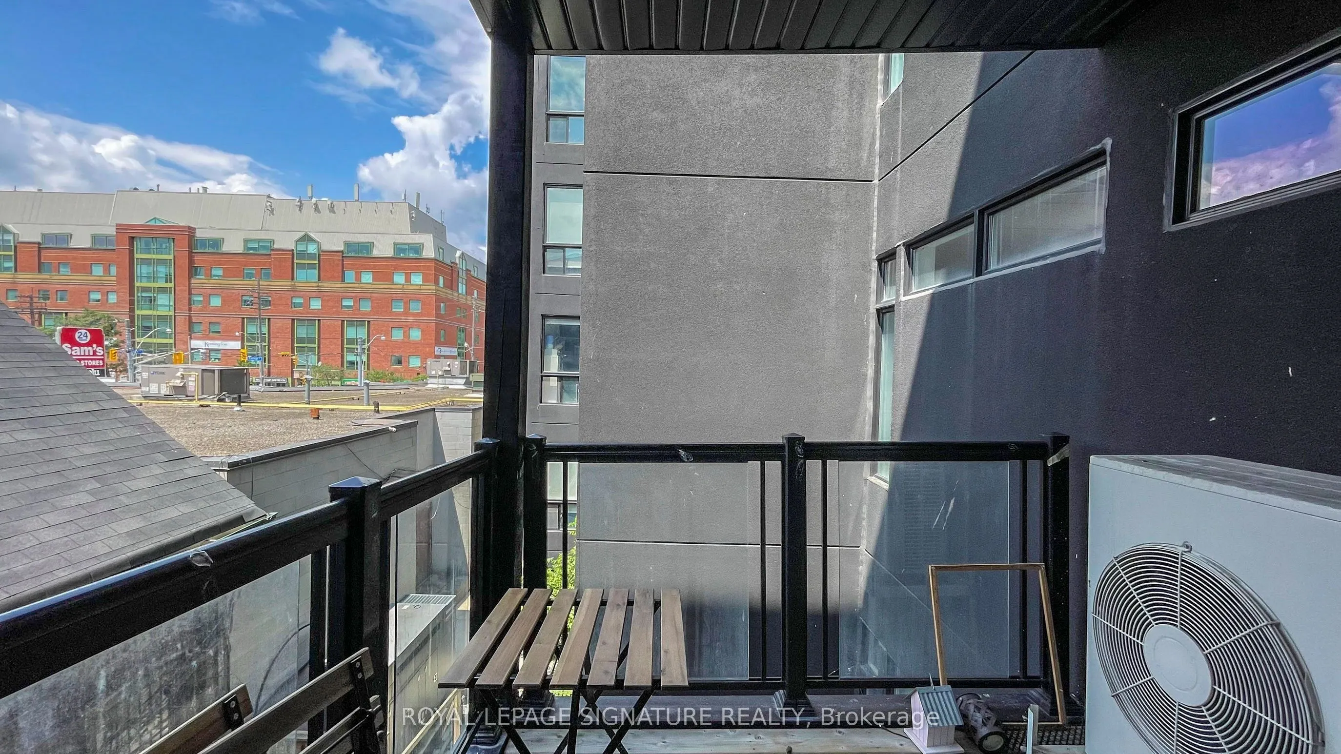 335 College Street, #204