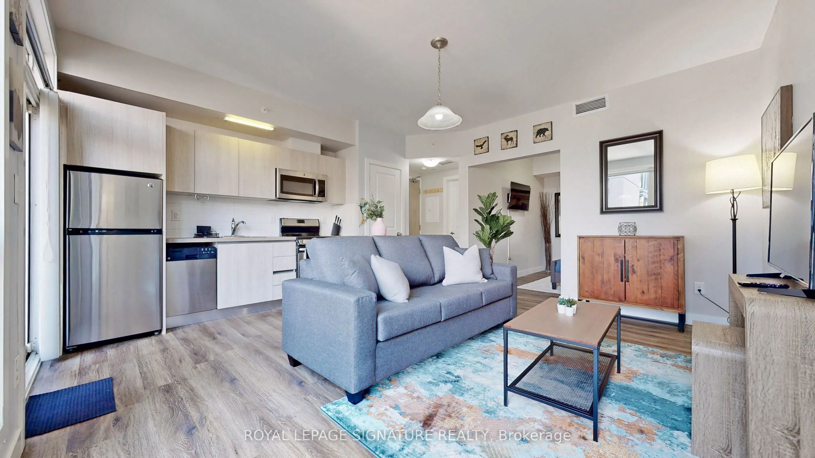 335 College Street, #204