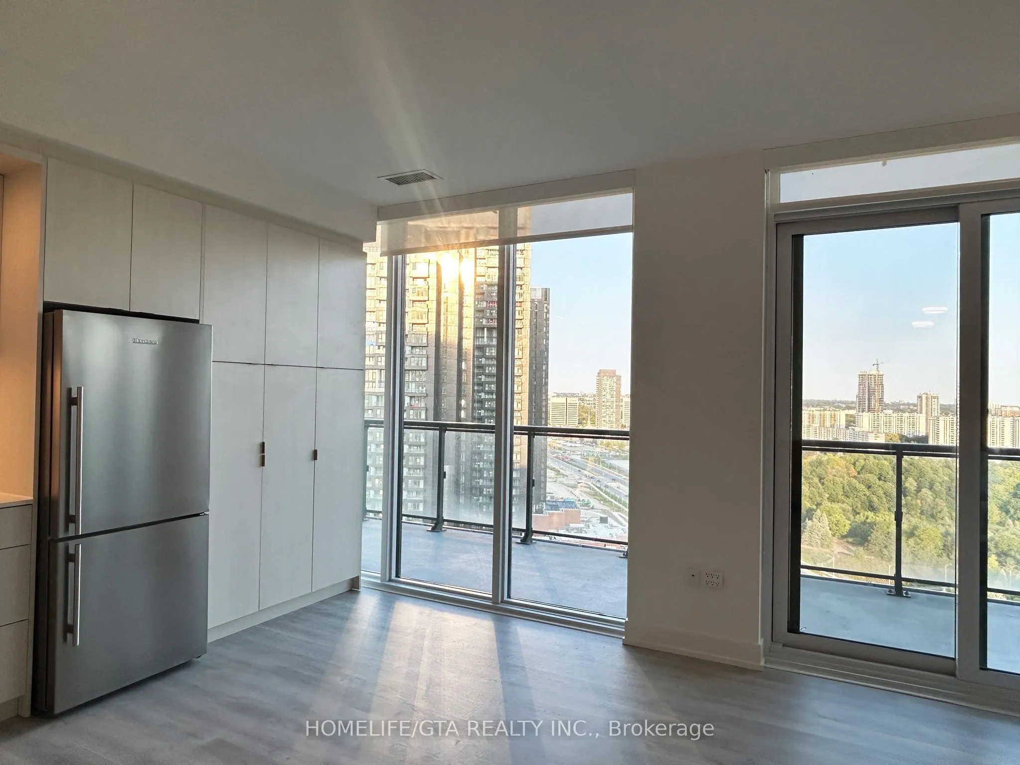 30 Inn On The Park Drive, #2207