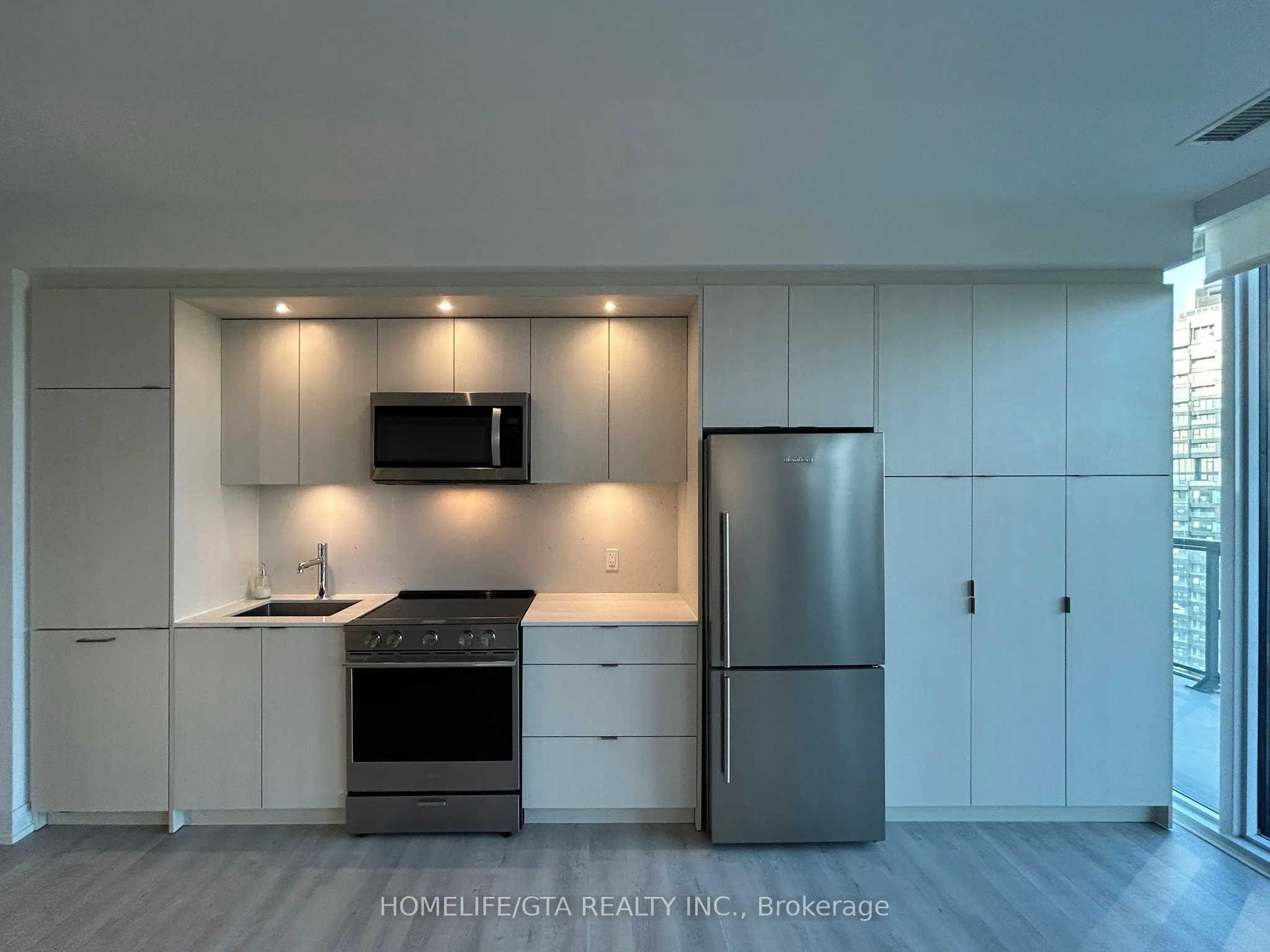 30 Inn On The Park Drive, #2207