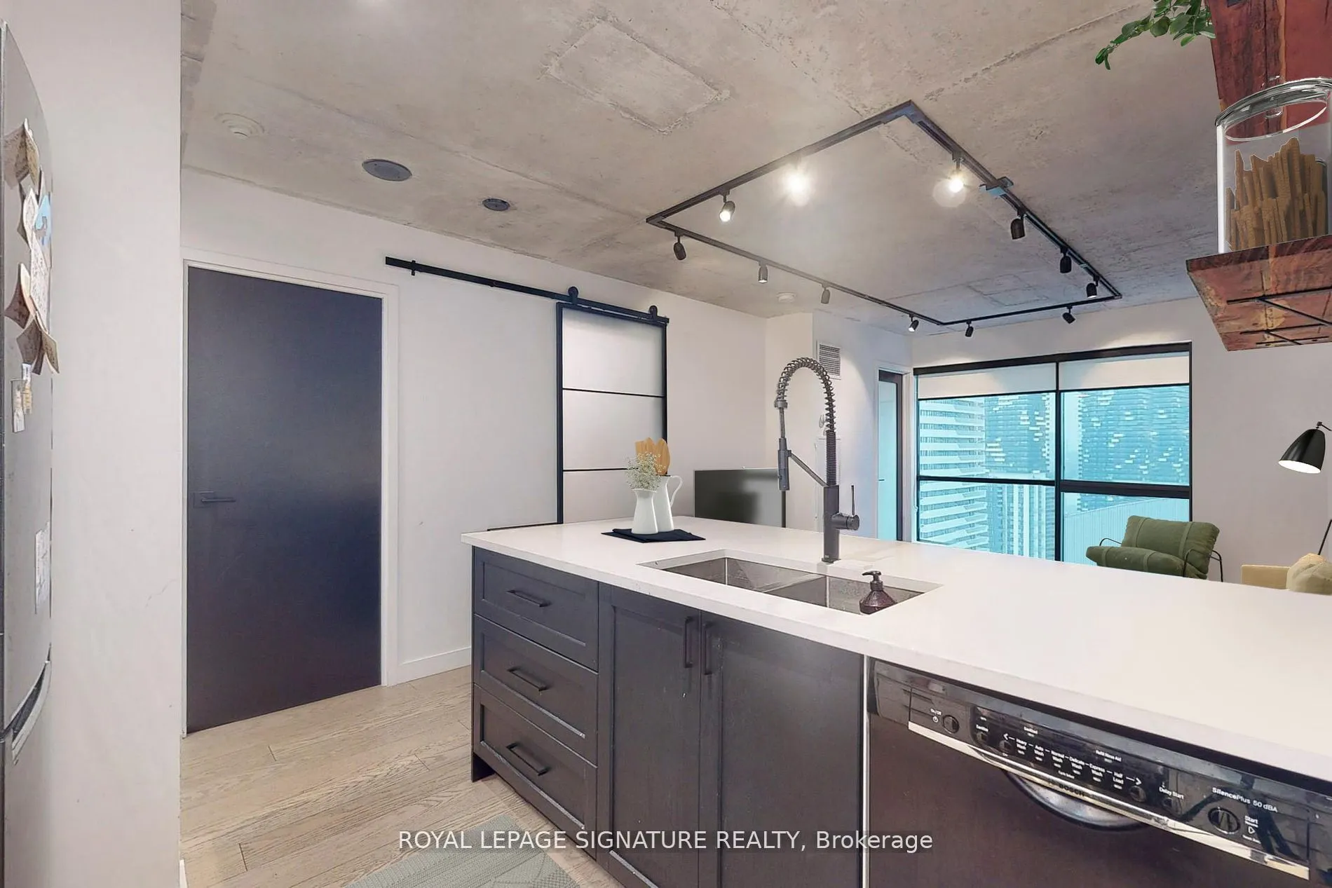 10 Yonge Street, #2109