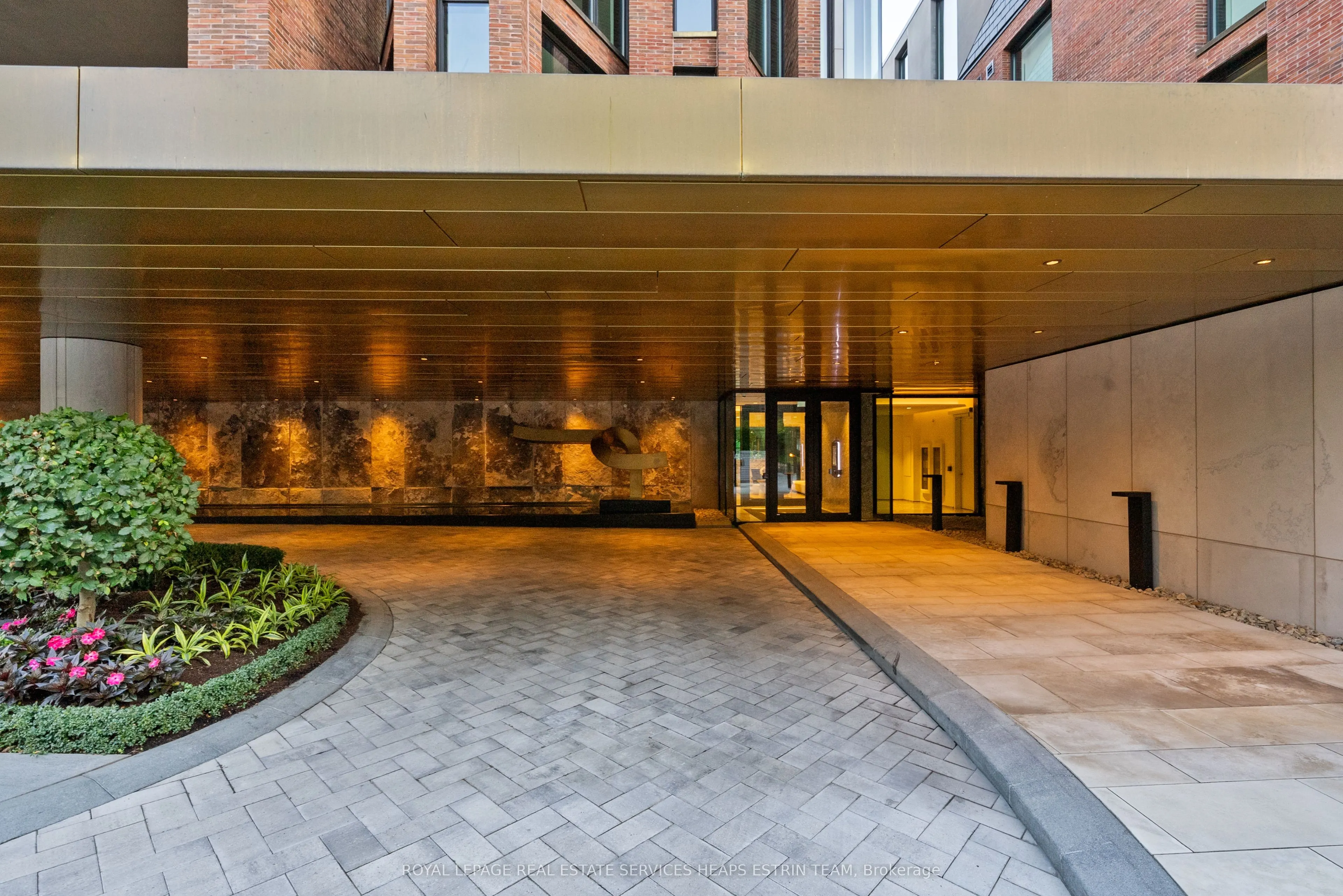 7 Dale Avenue, #302