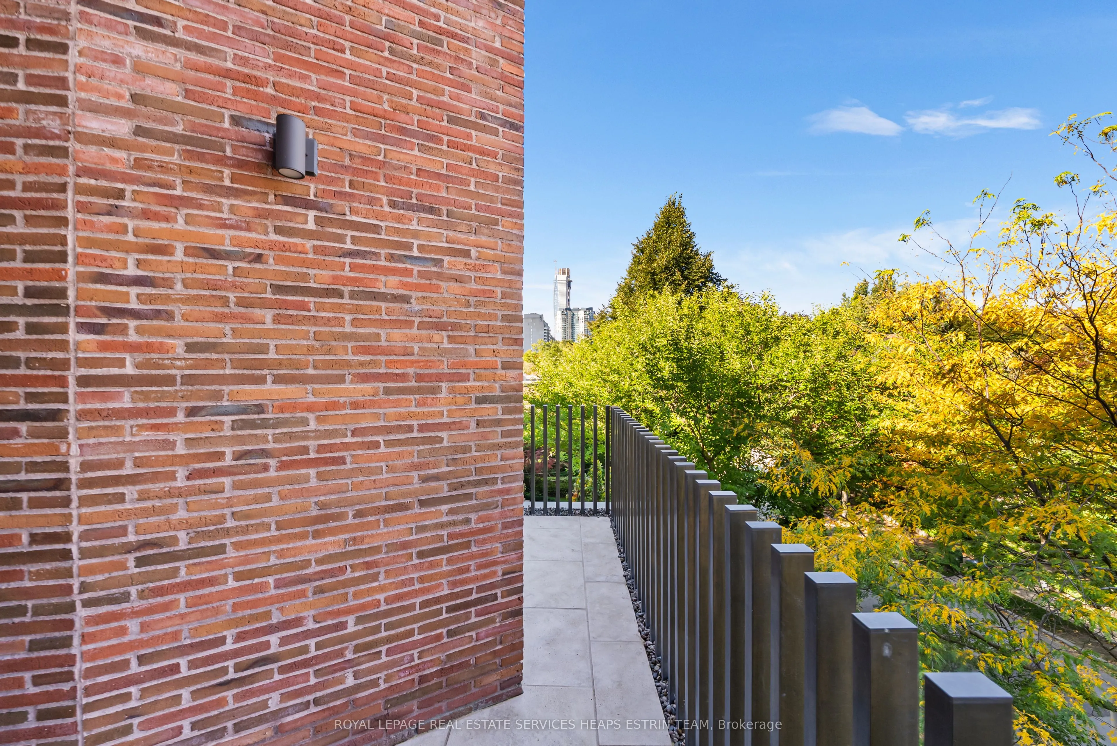 7 Dale Avenue, #302
