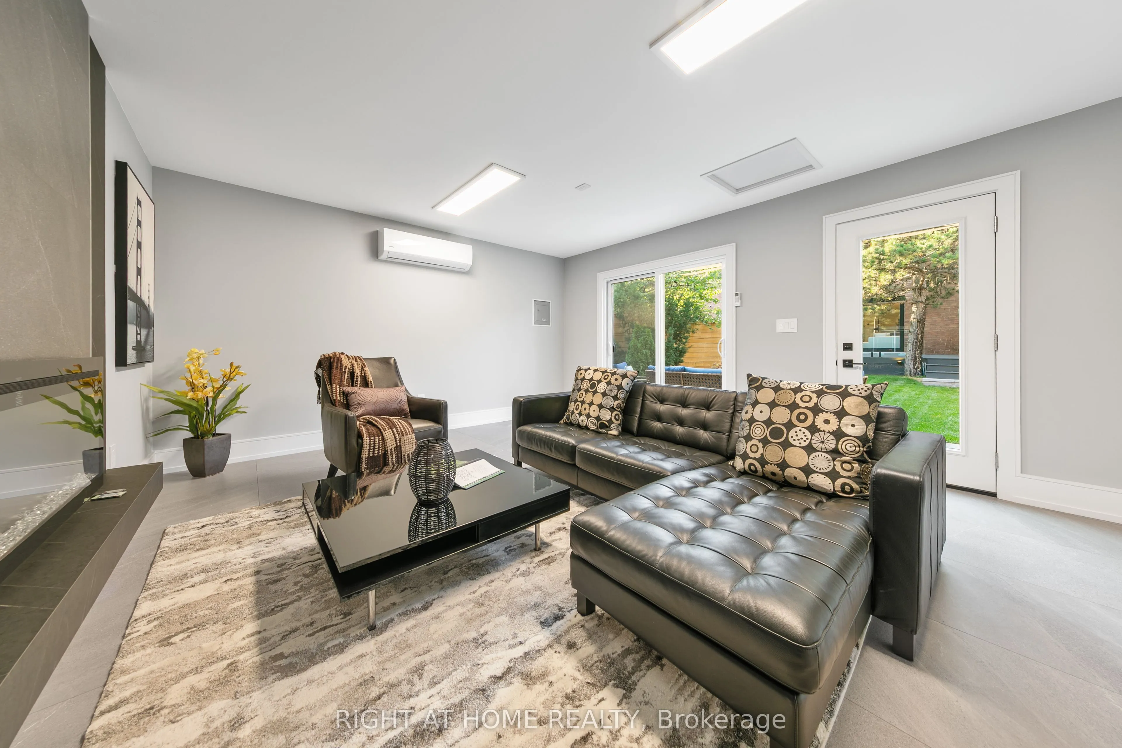 35 Woburn Avenue