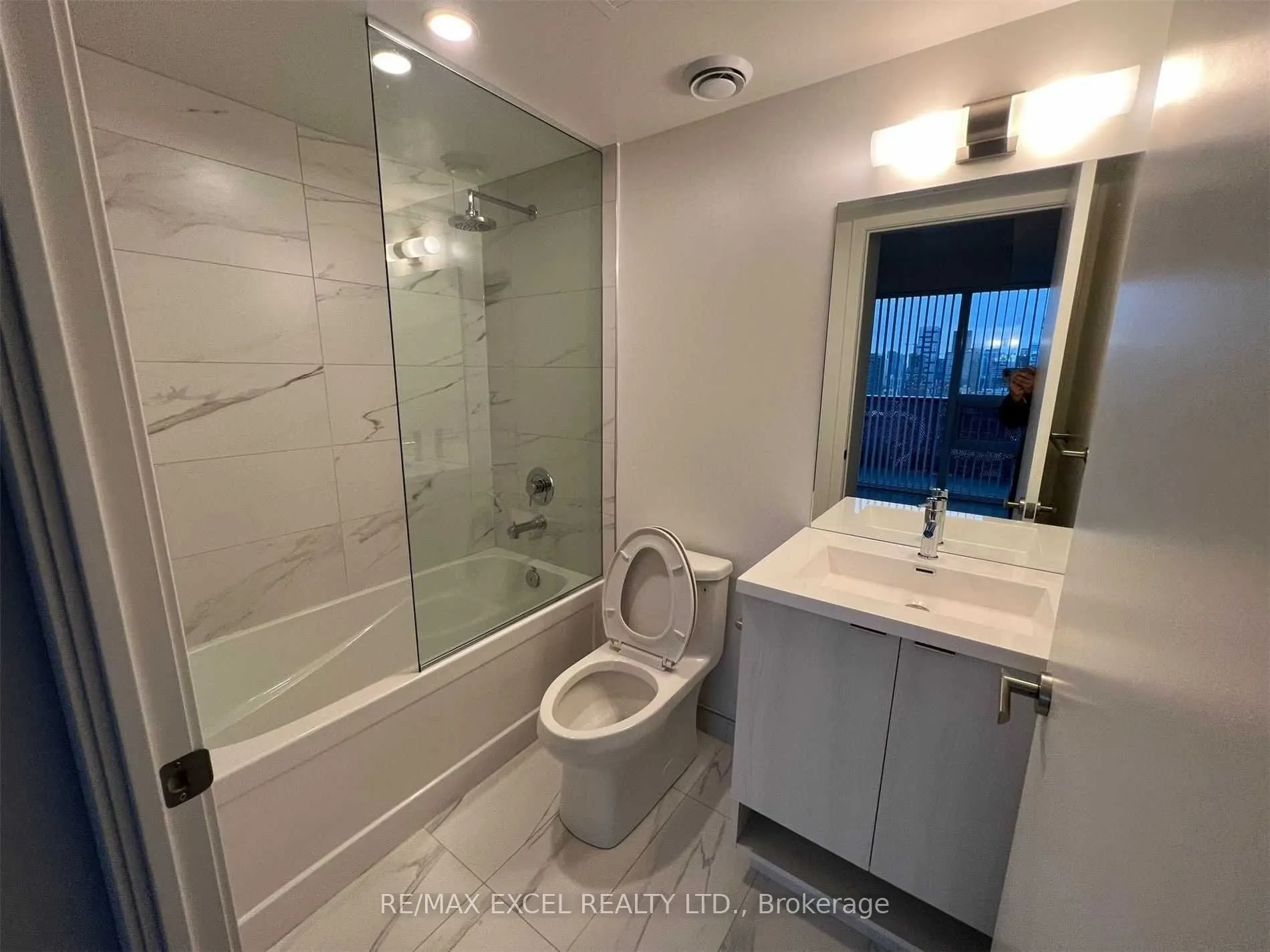 138 Downes Street, #2301