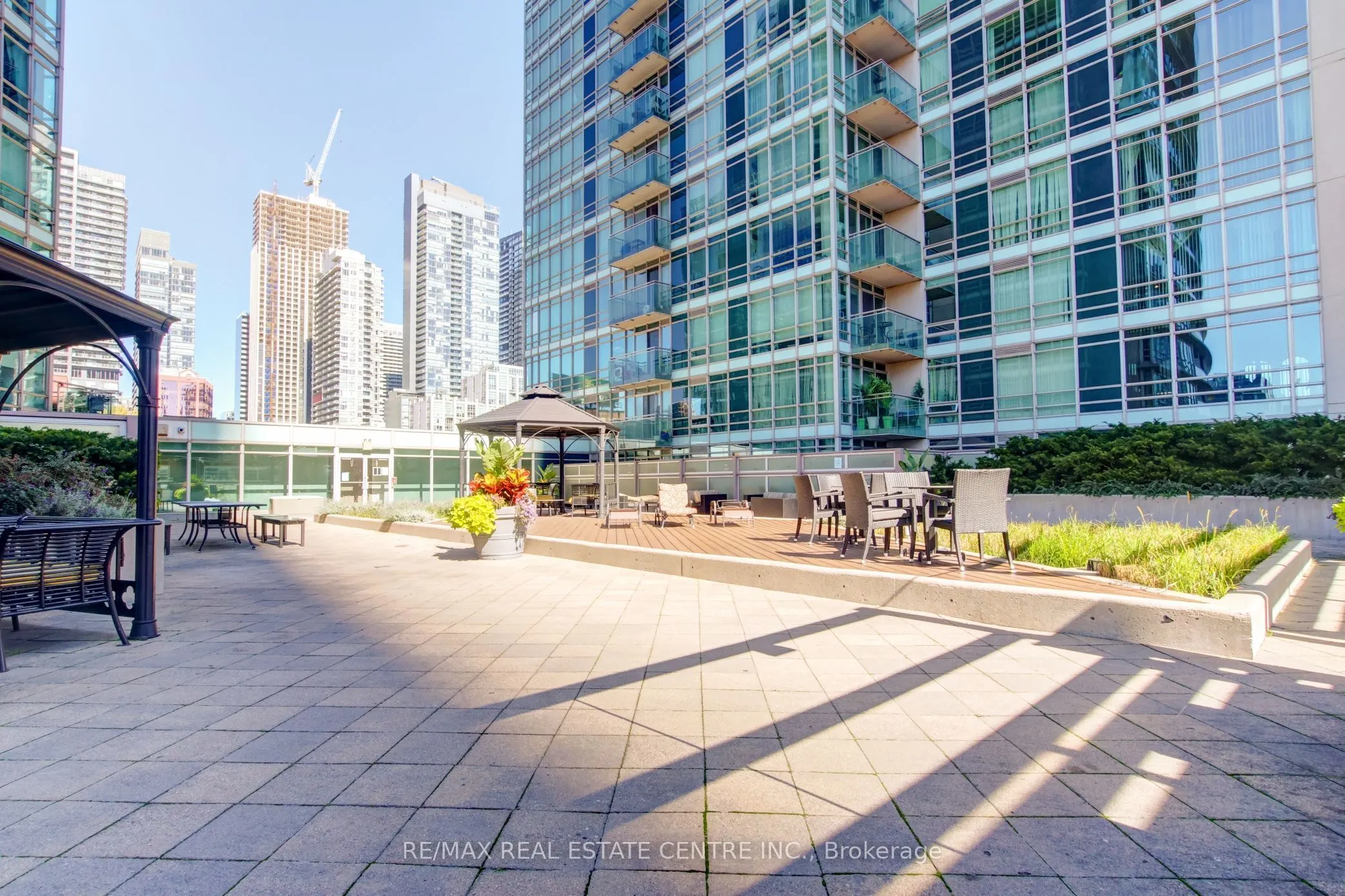 397 Front Street W, #1010