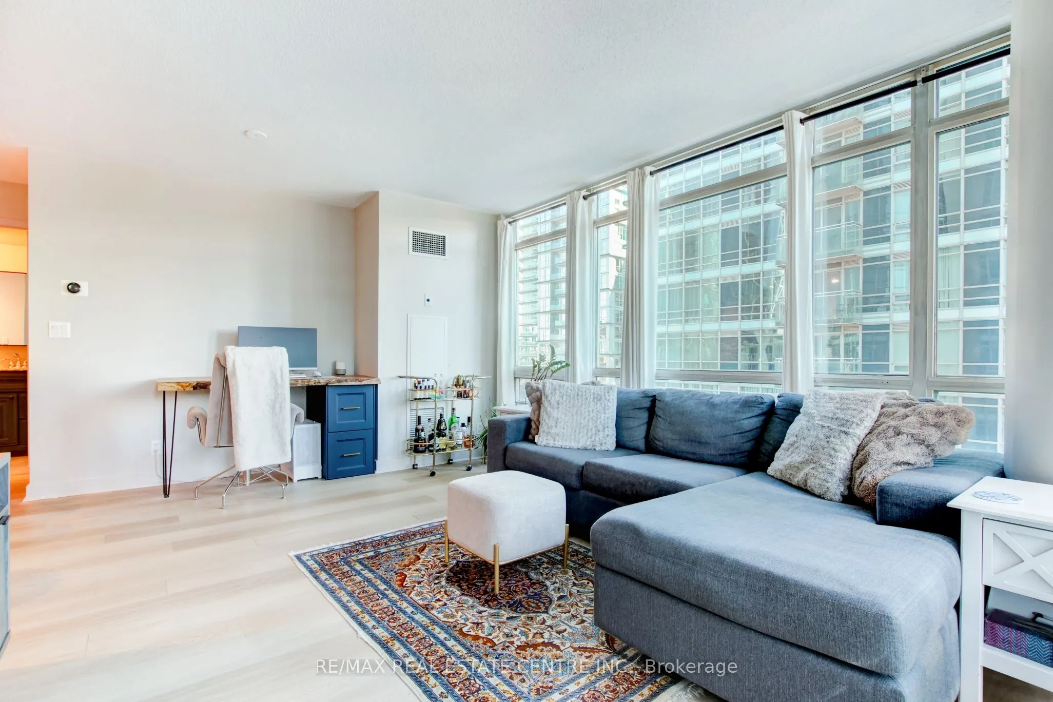 397 Front Street W, #1010