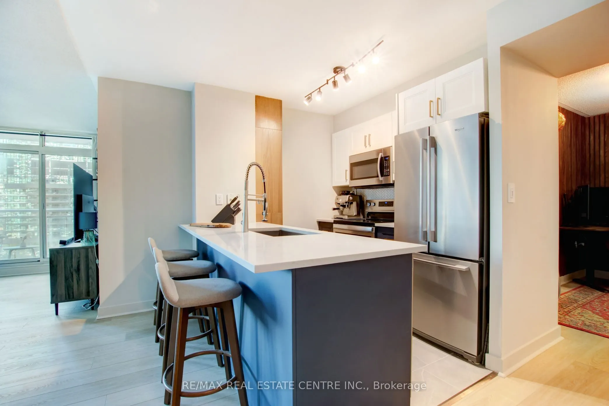 397 Front Street W, #1010