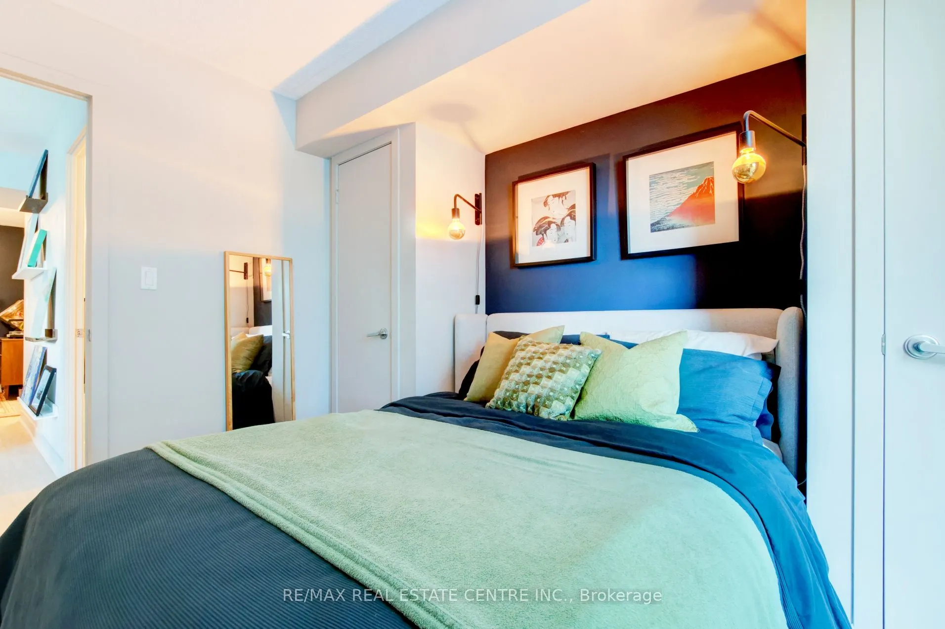 397 Front Street W, #1010