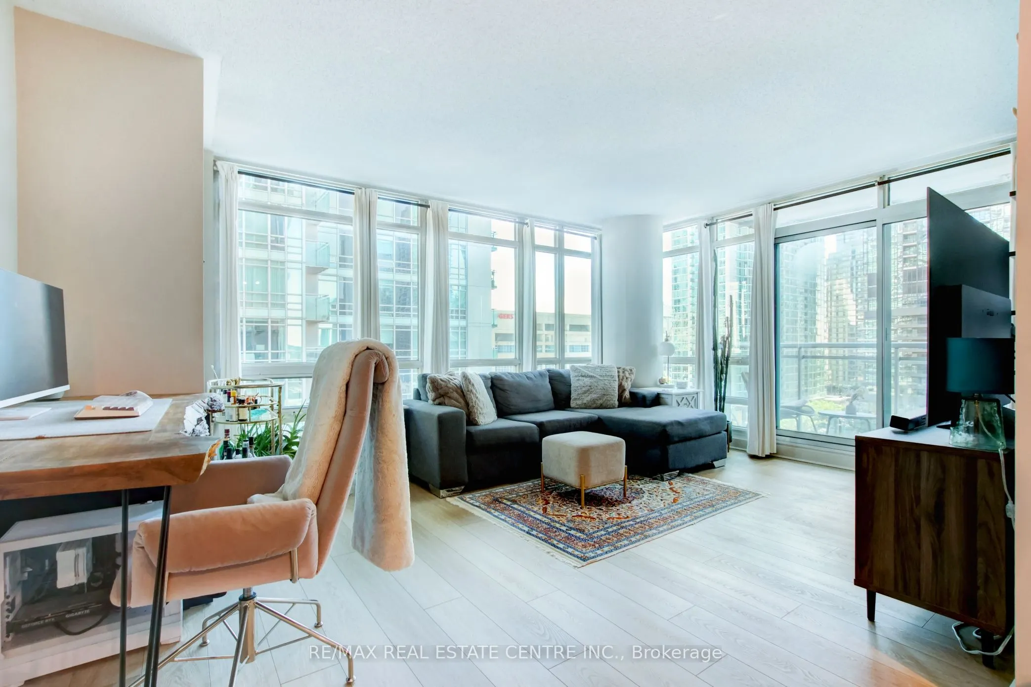 397 Front Street W, #1010