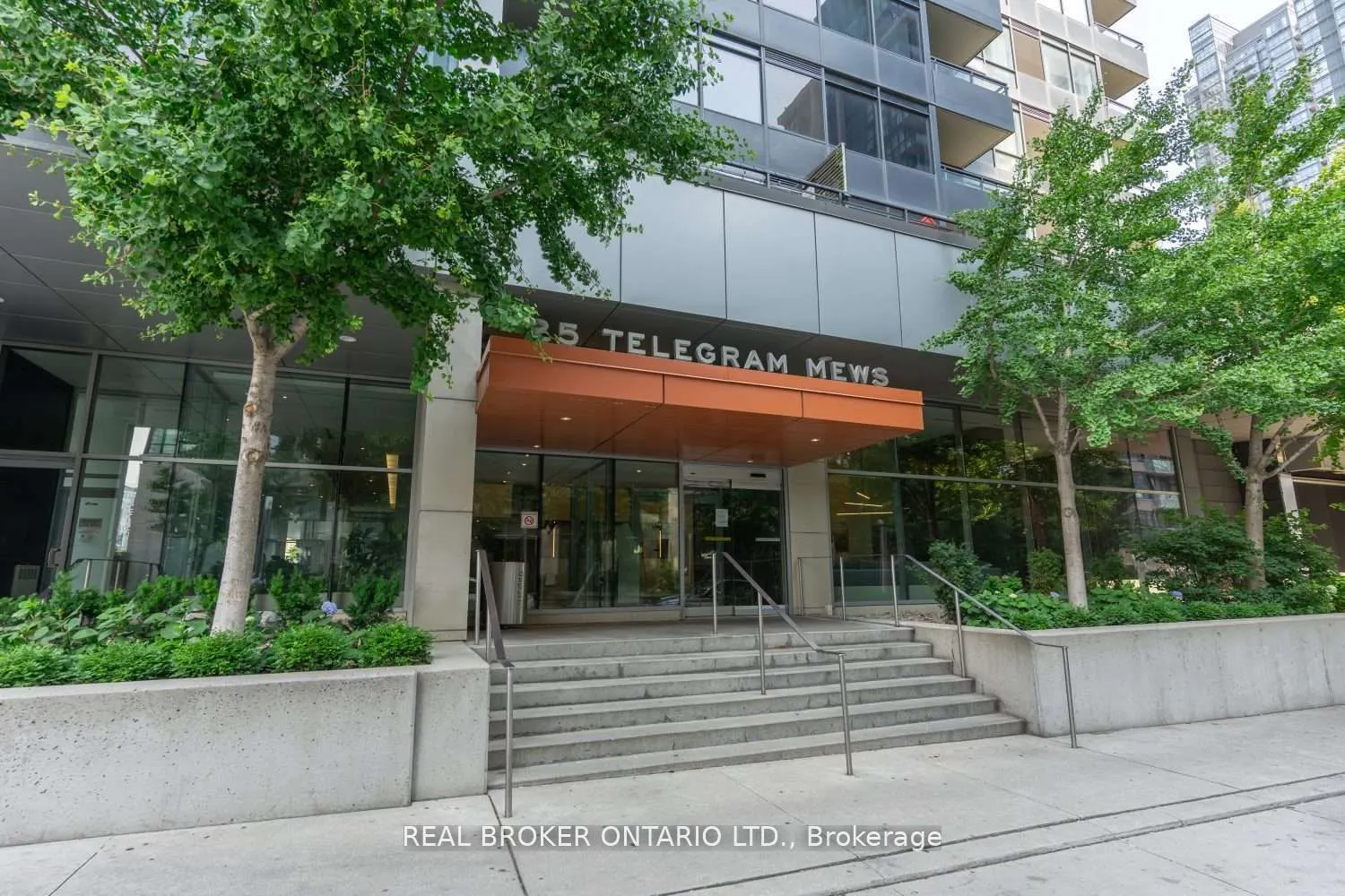 25 Telegram Mews, #3808