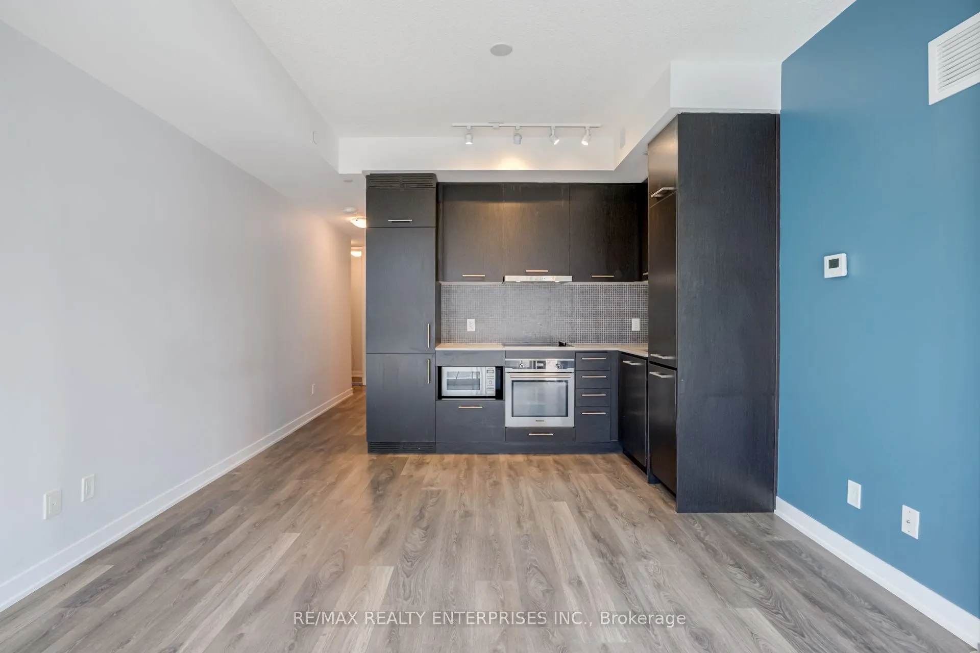87 Peter Street, #2513