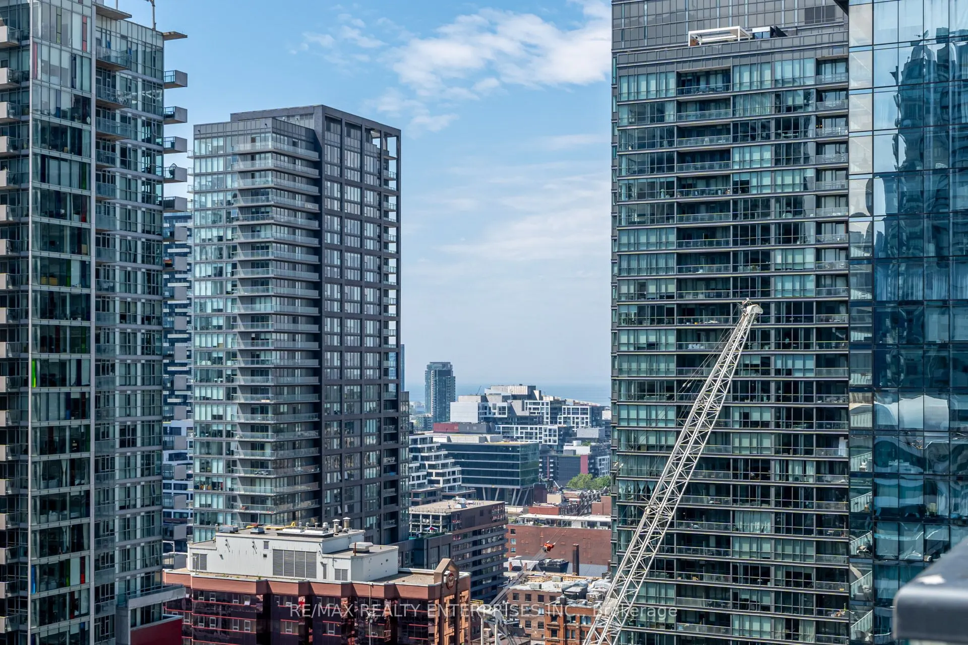 87 Peter Street, #2513
