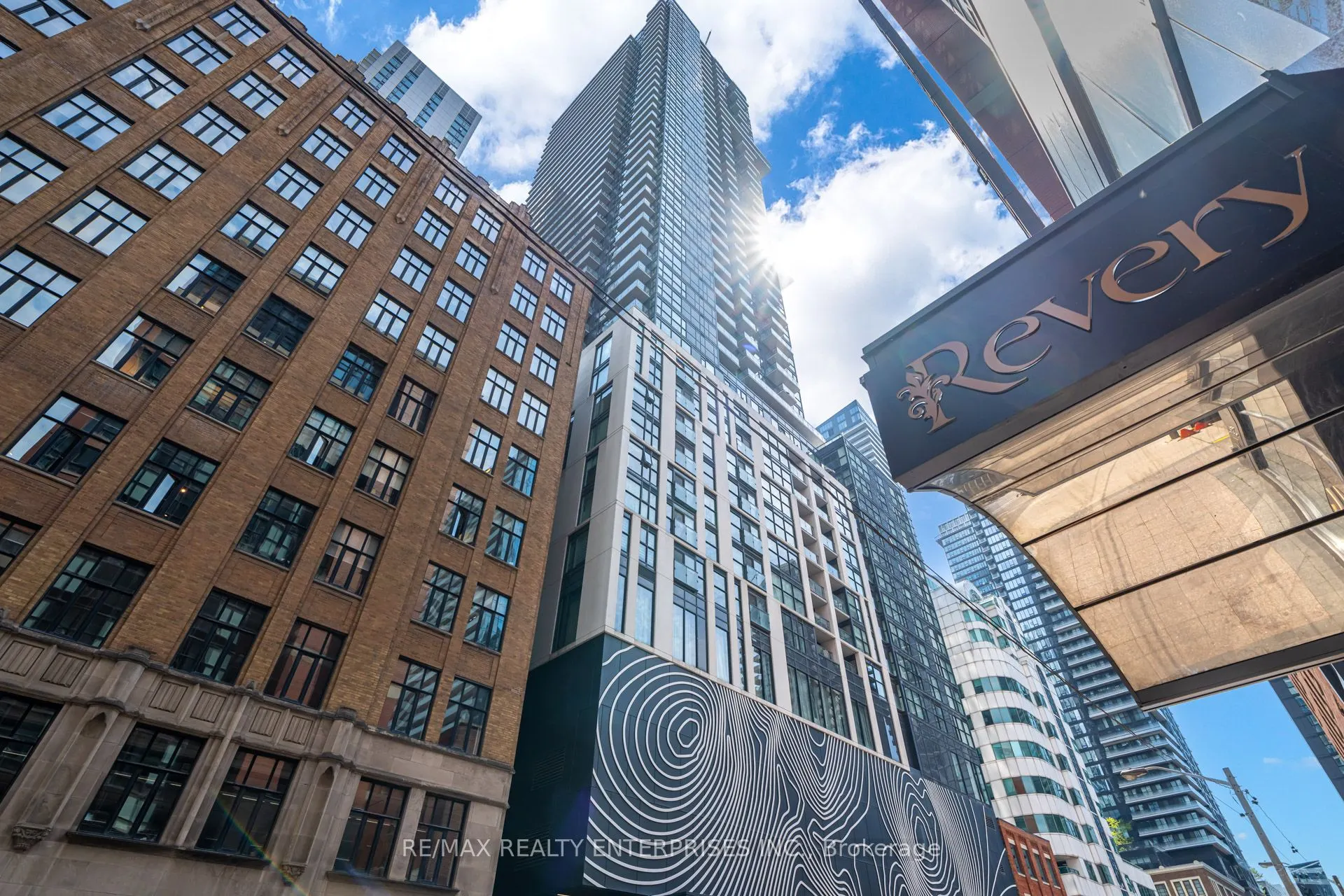 87 Peter Street, #2513
