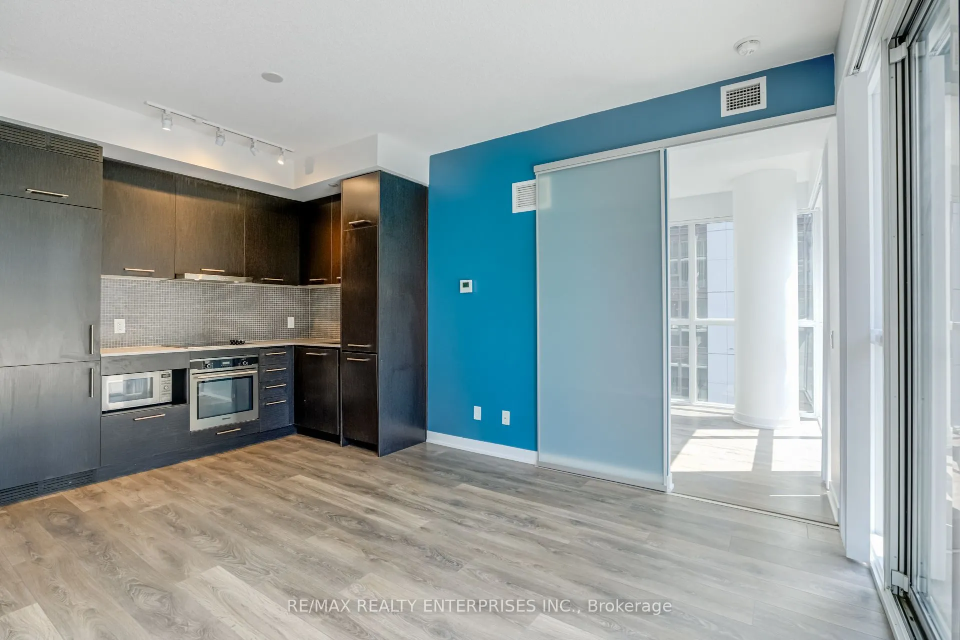 87 Peter Street, #2513