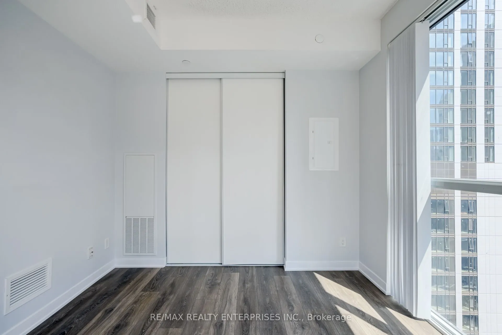 87 Peter Street, #2513