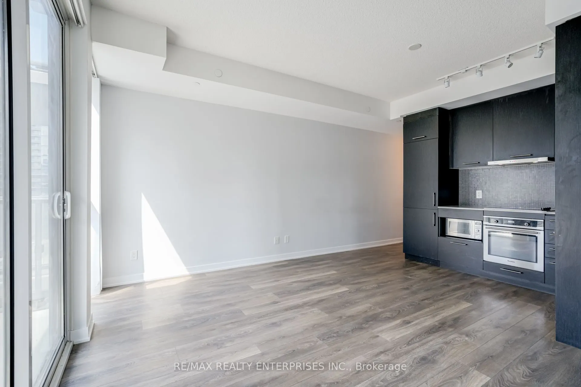 87 Peter Street, #2513