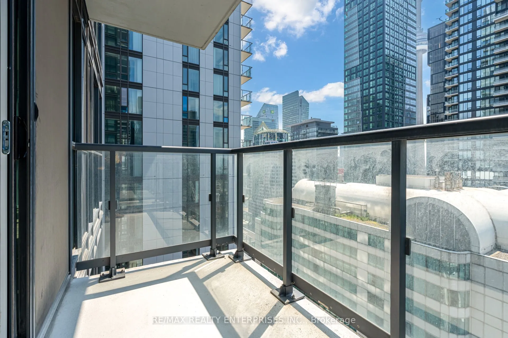 87 Peter Street, #2513