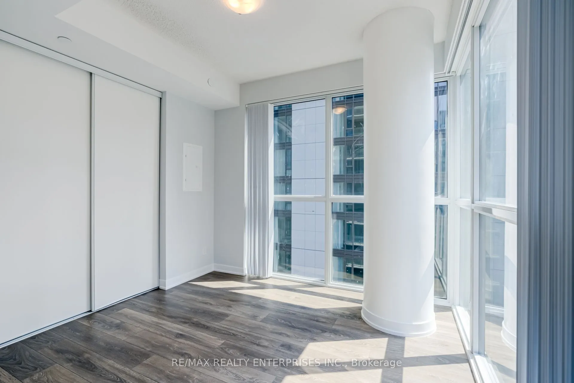 87 Peter Street, #2513