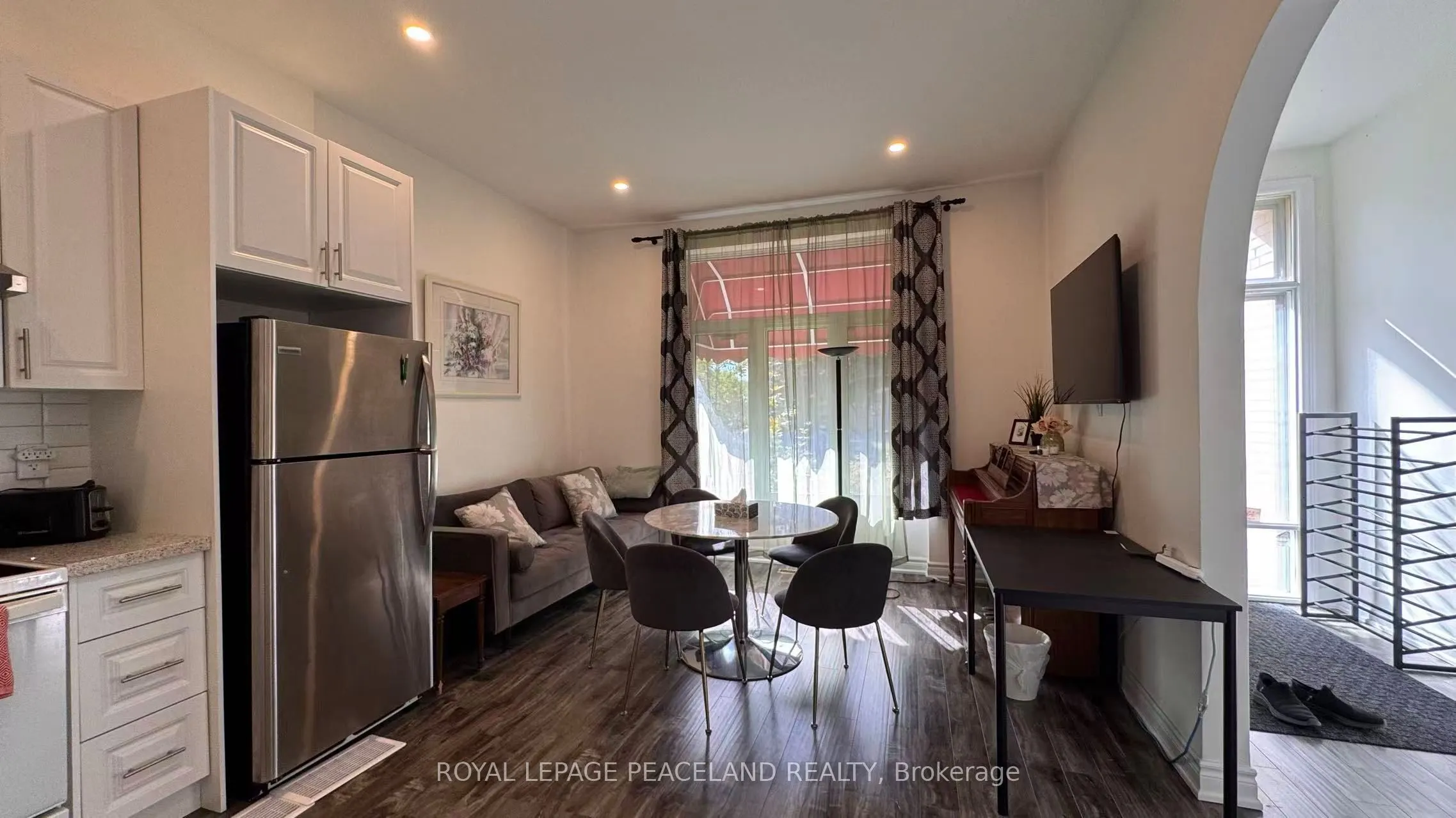 60 Paperbirch Drive, #UPPER