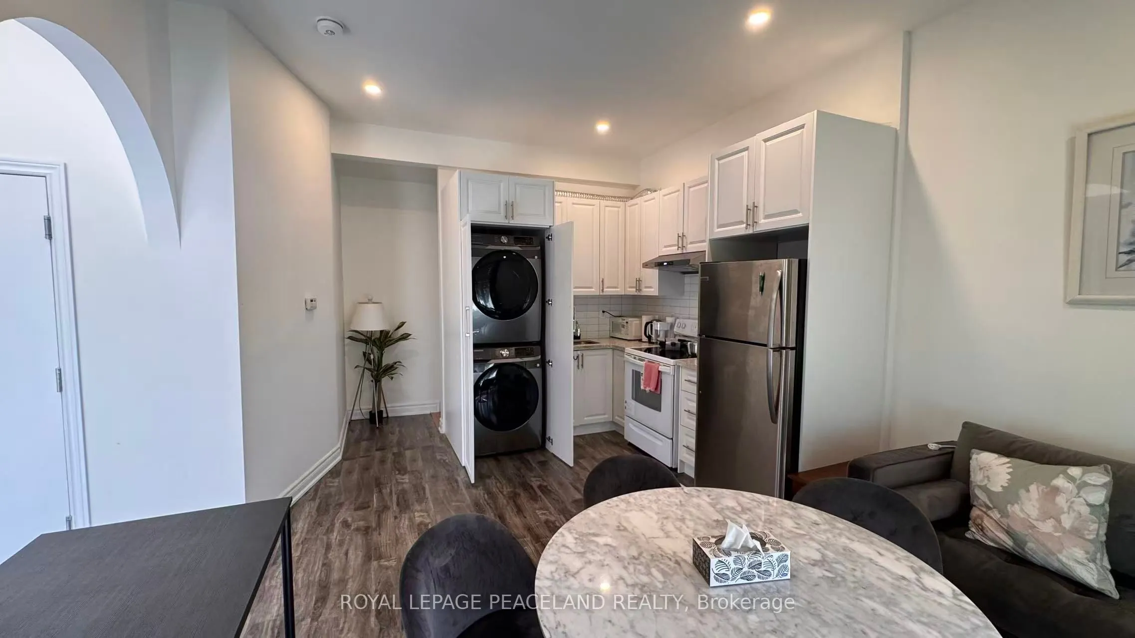 60 Paperbirch Drive, #UPPER