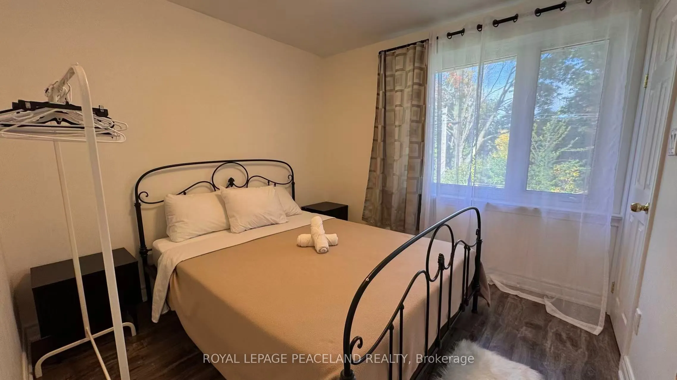 60 Paperbirch Drive, #UPPER