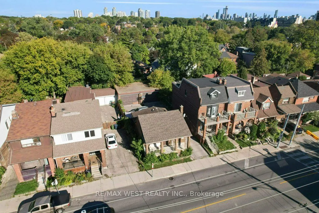 225 Oakwood Avenue