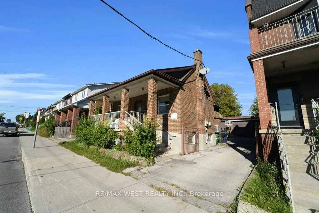225 Oakwood Avenue