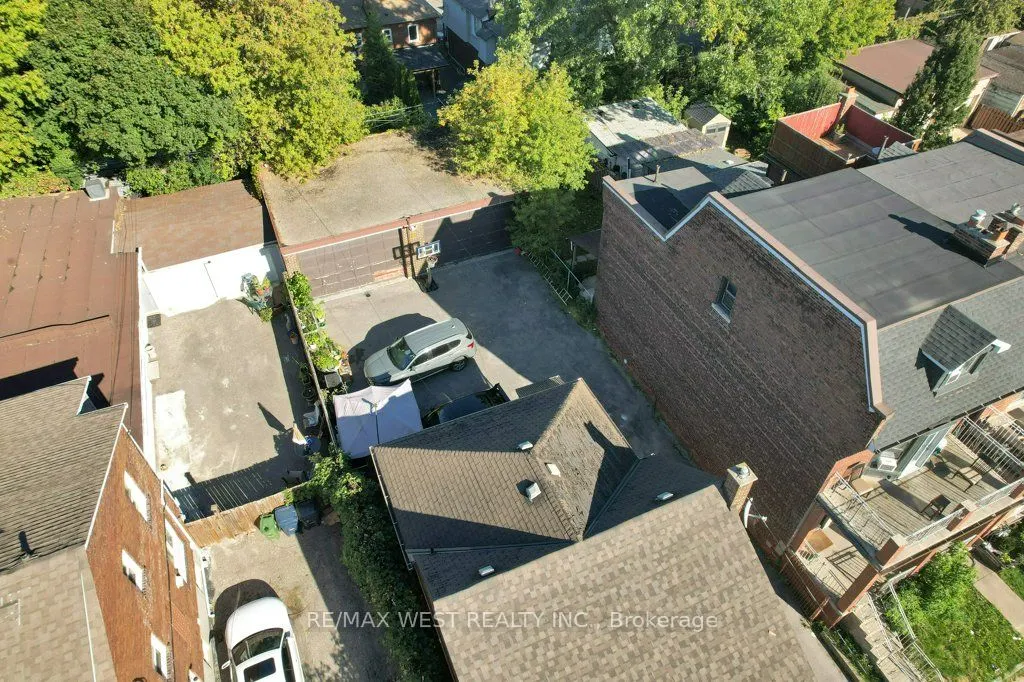 225 Oakwood Avenue