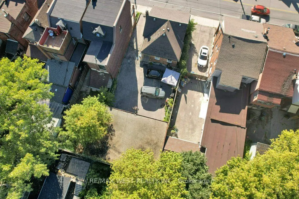 225 Oakwood Avenue